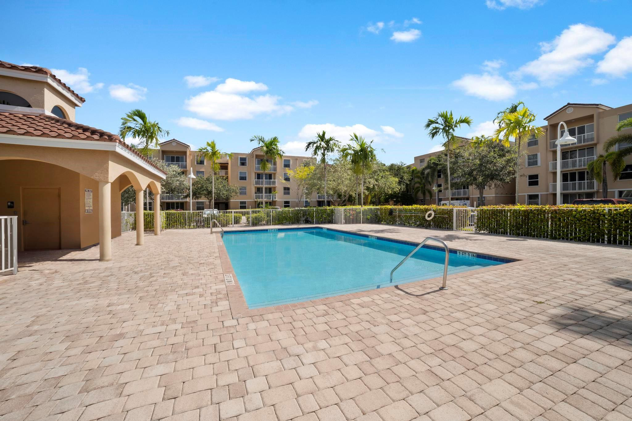 509 E Sheridan Street 108