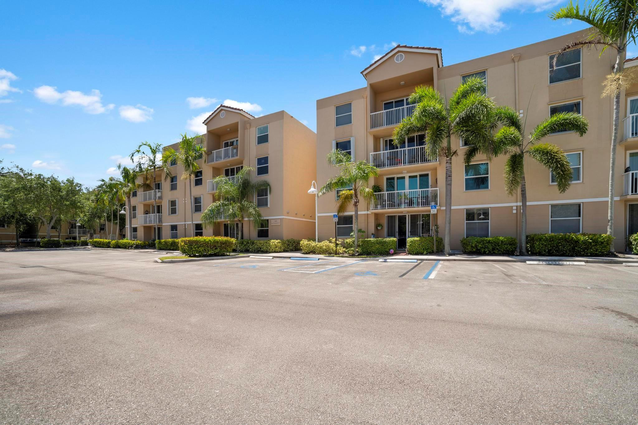 509 E Sheridan Street 108