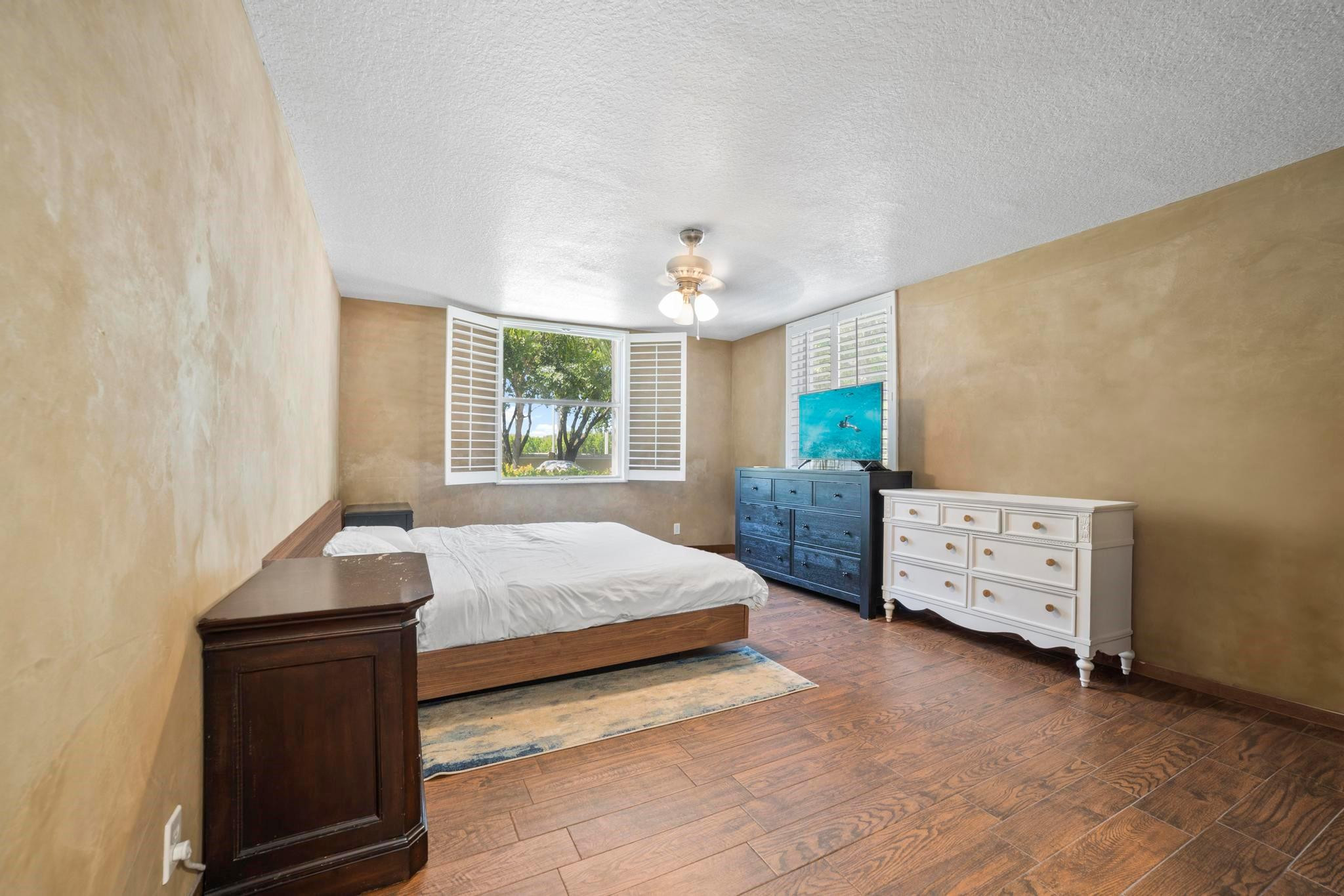 509 E Sheridan Street 108