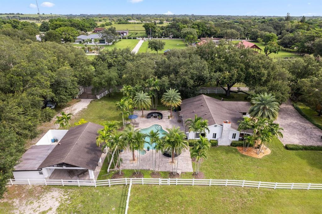 13800 SW 50th Manor