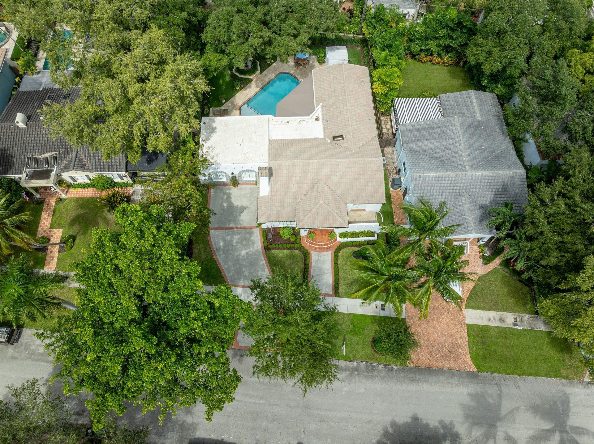 1001 SE 5th Court