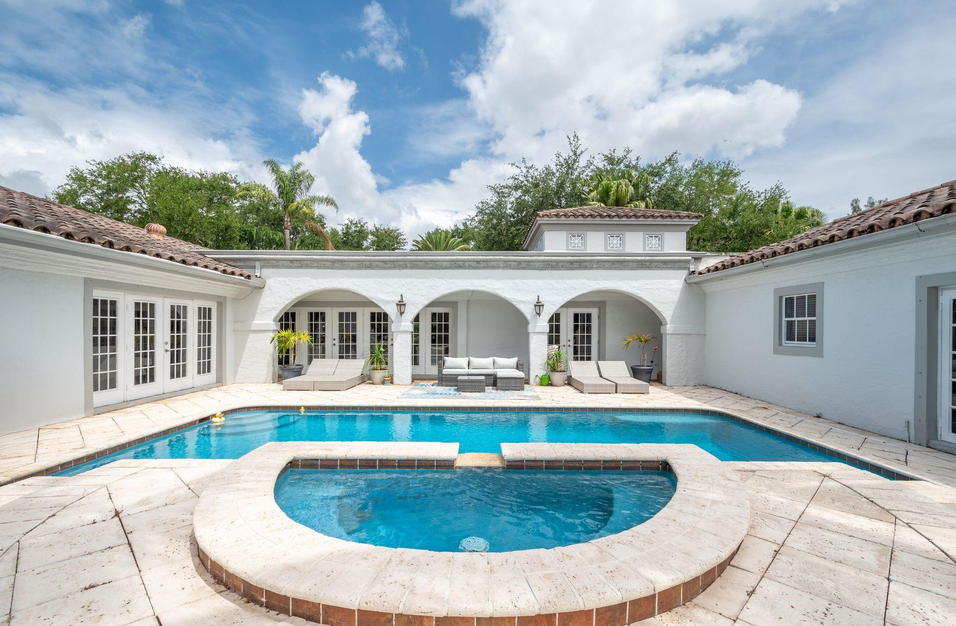 14300 Lake Lane