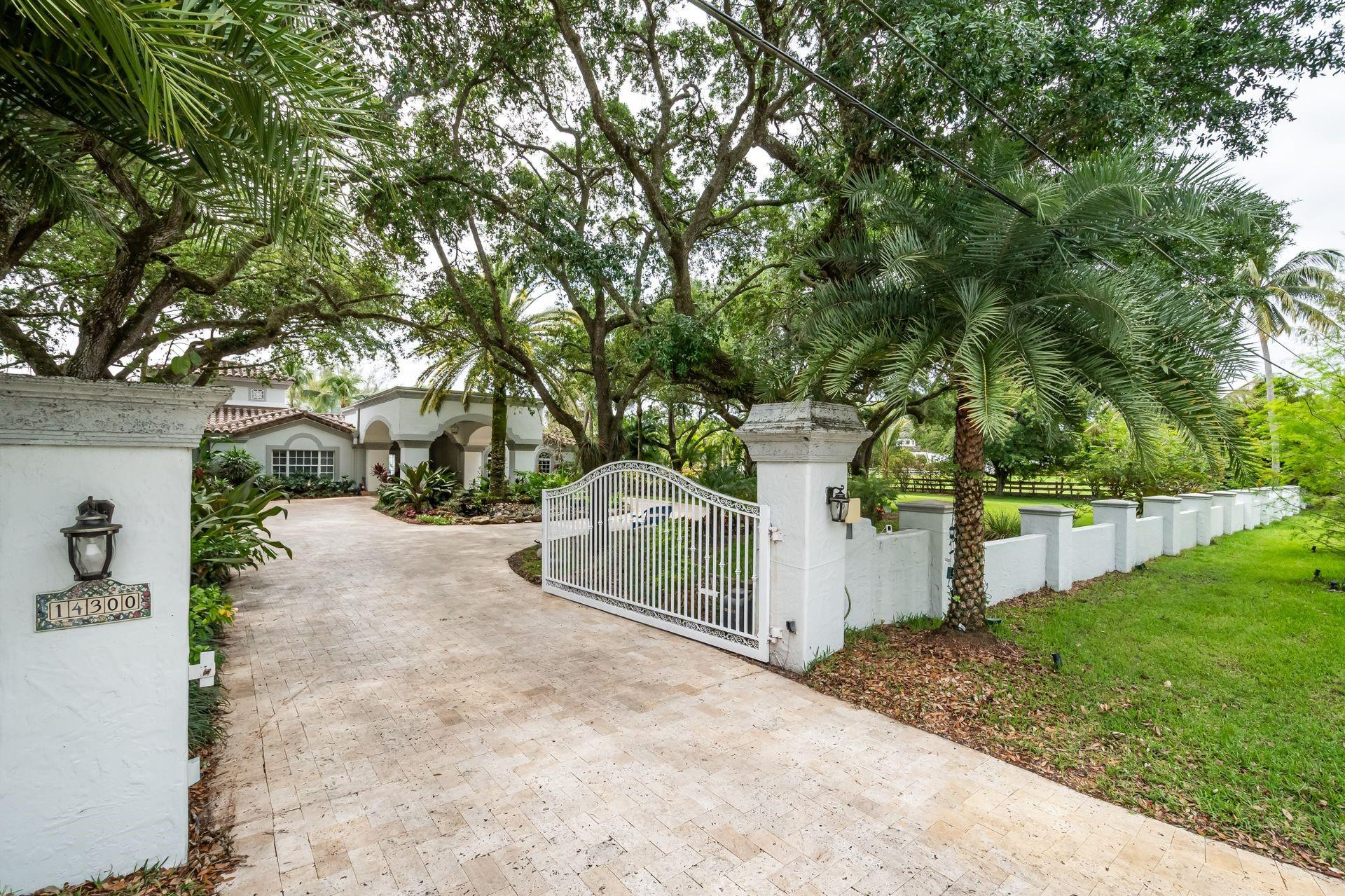 14300 Lake Lane