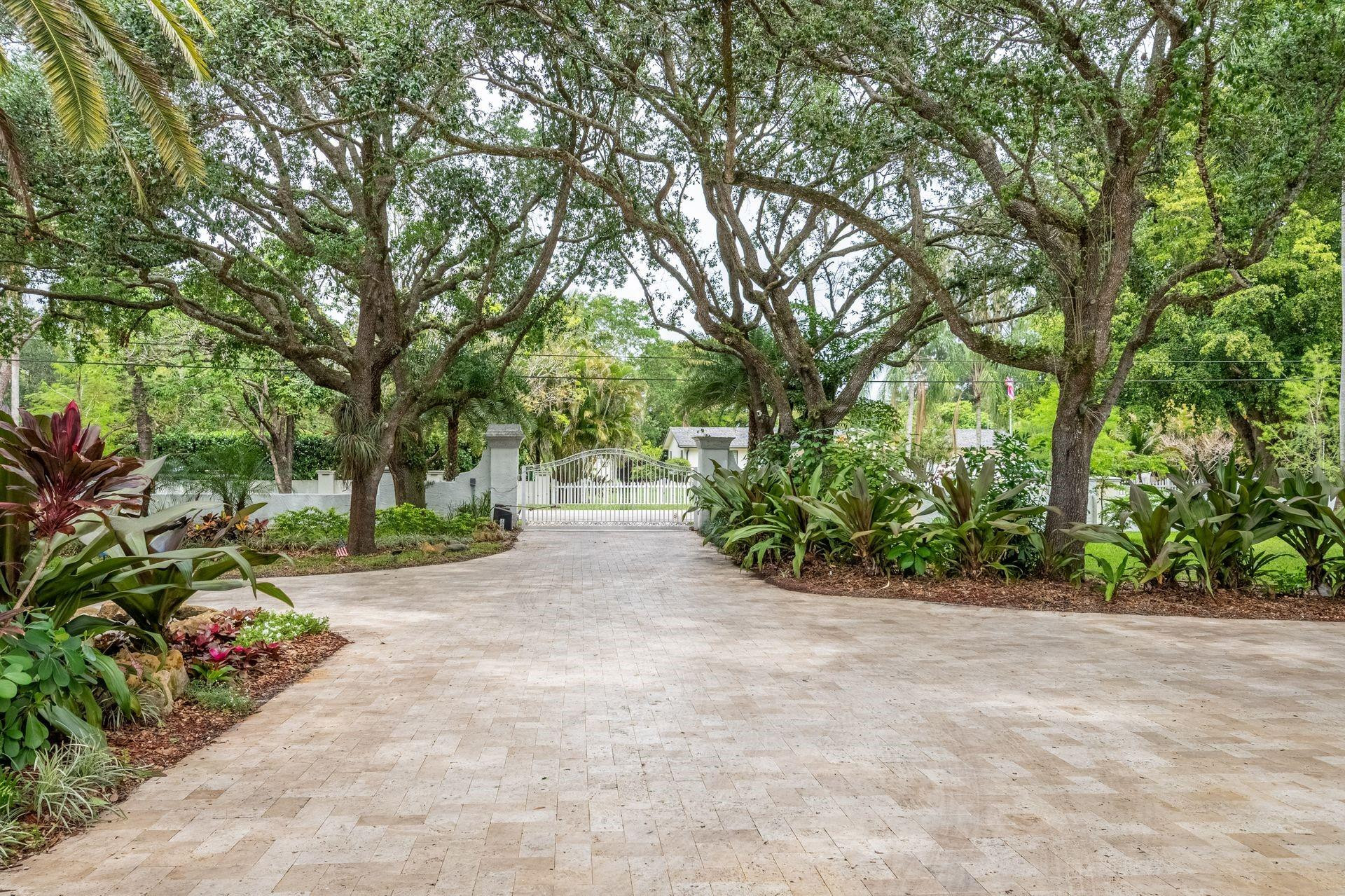 14300 Lake Lane