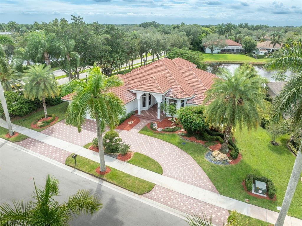 2560 Mayfair Lane