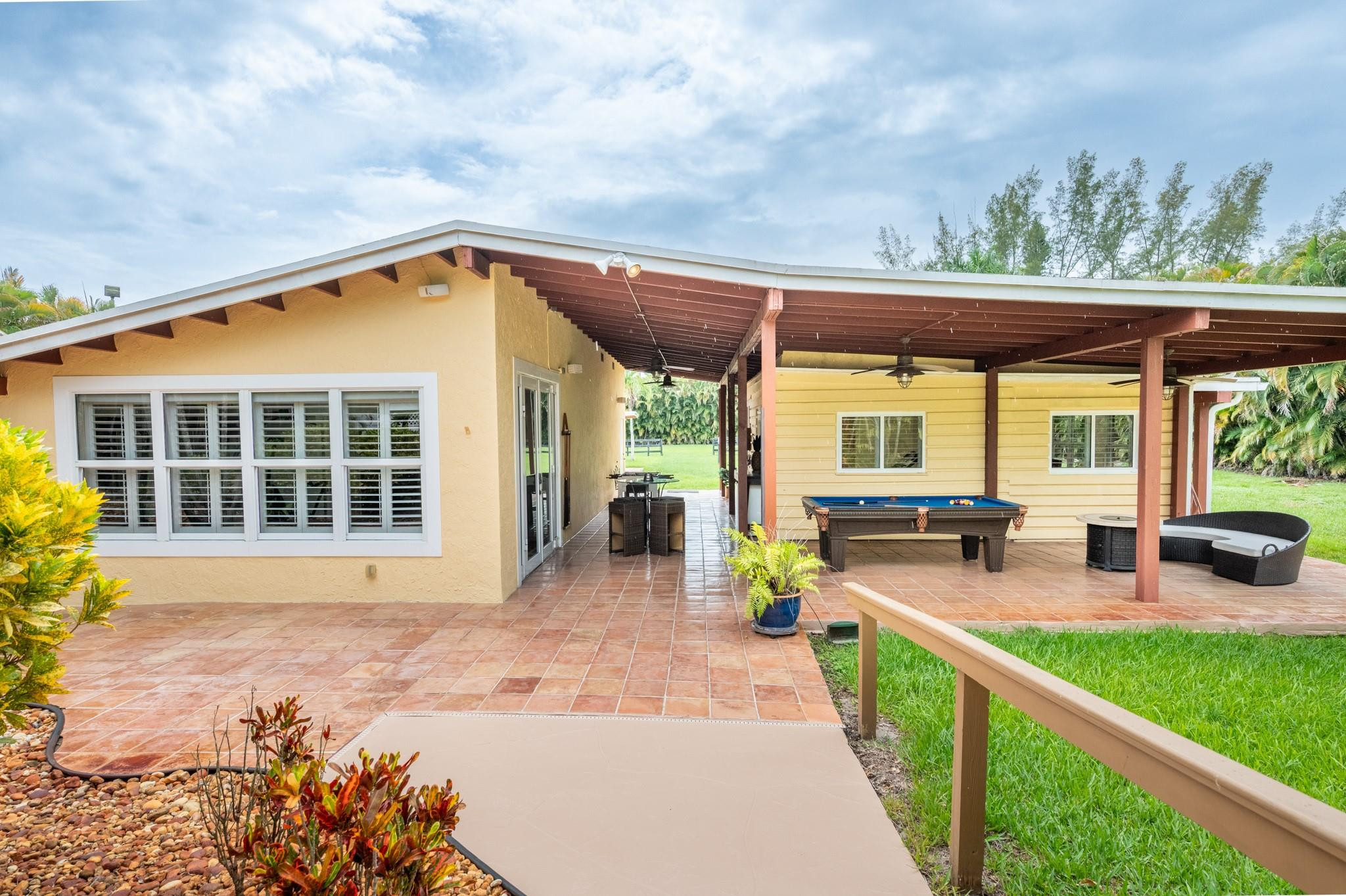 5161 Thoroughbred Lane