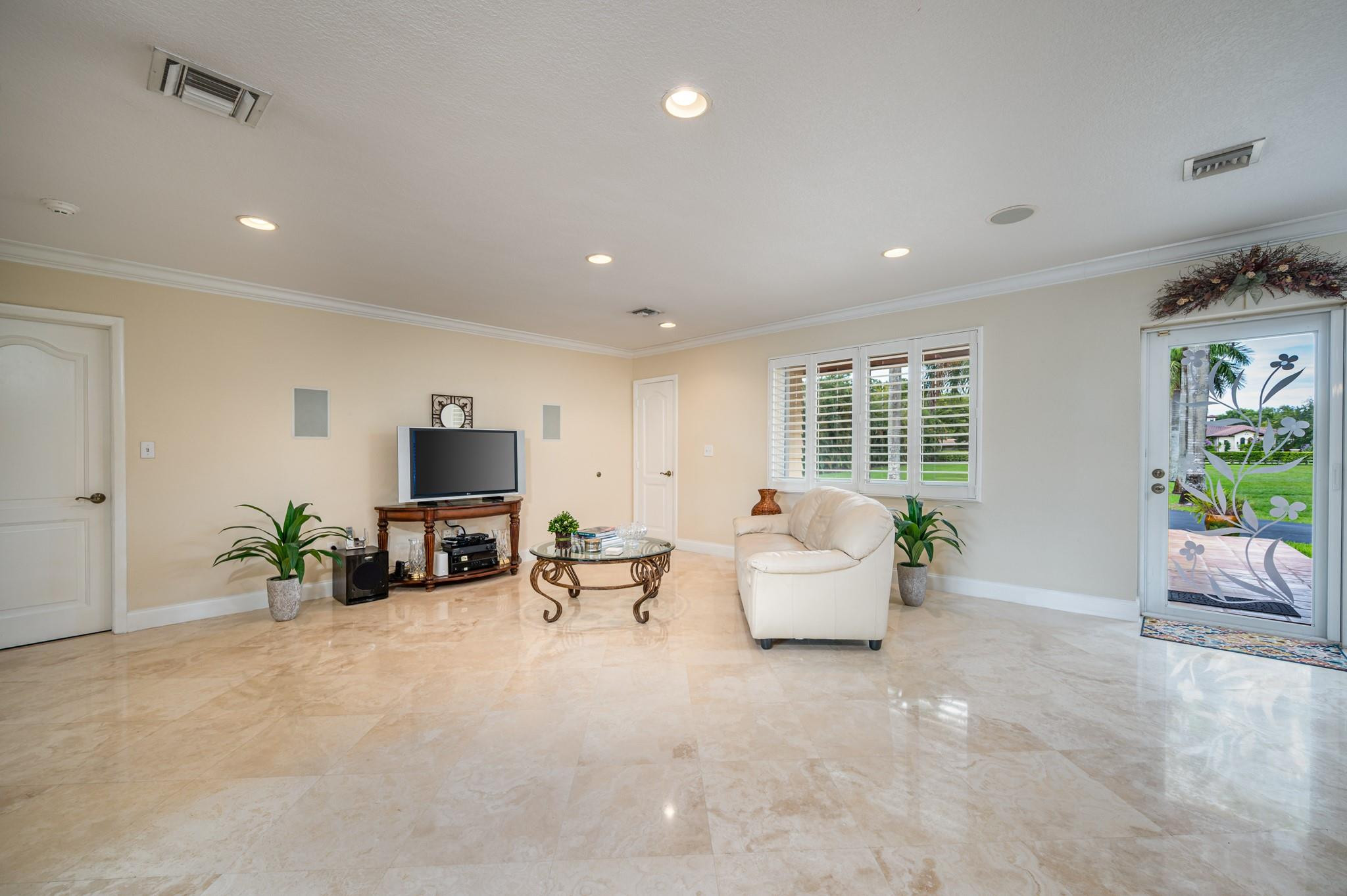 5161 Thoroughbred Lane