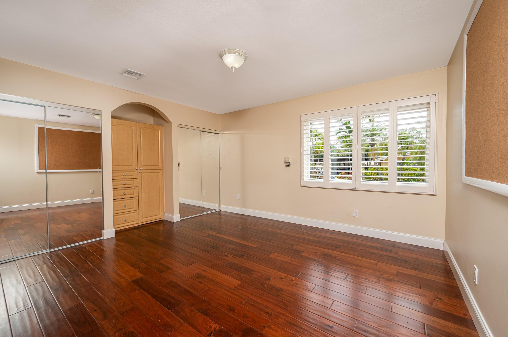 5161 Thoroughbred Lane