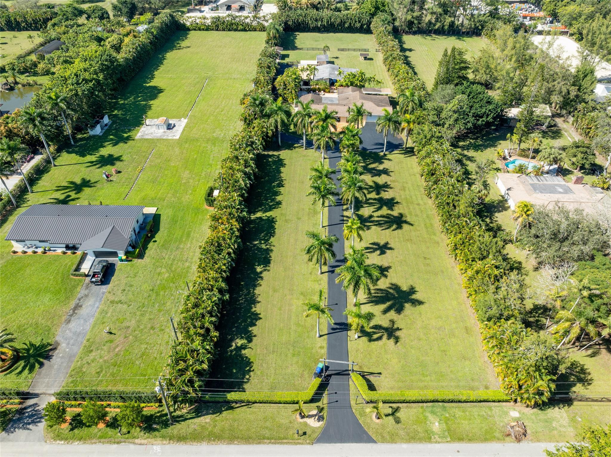 5161 Thoroughbred Lane