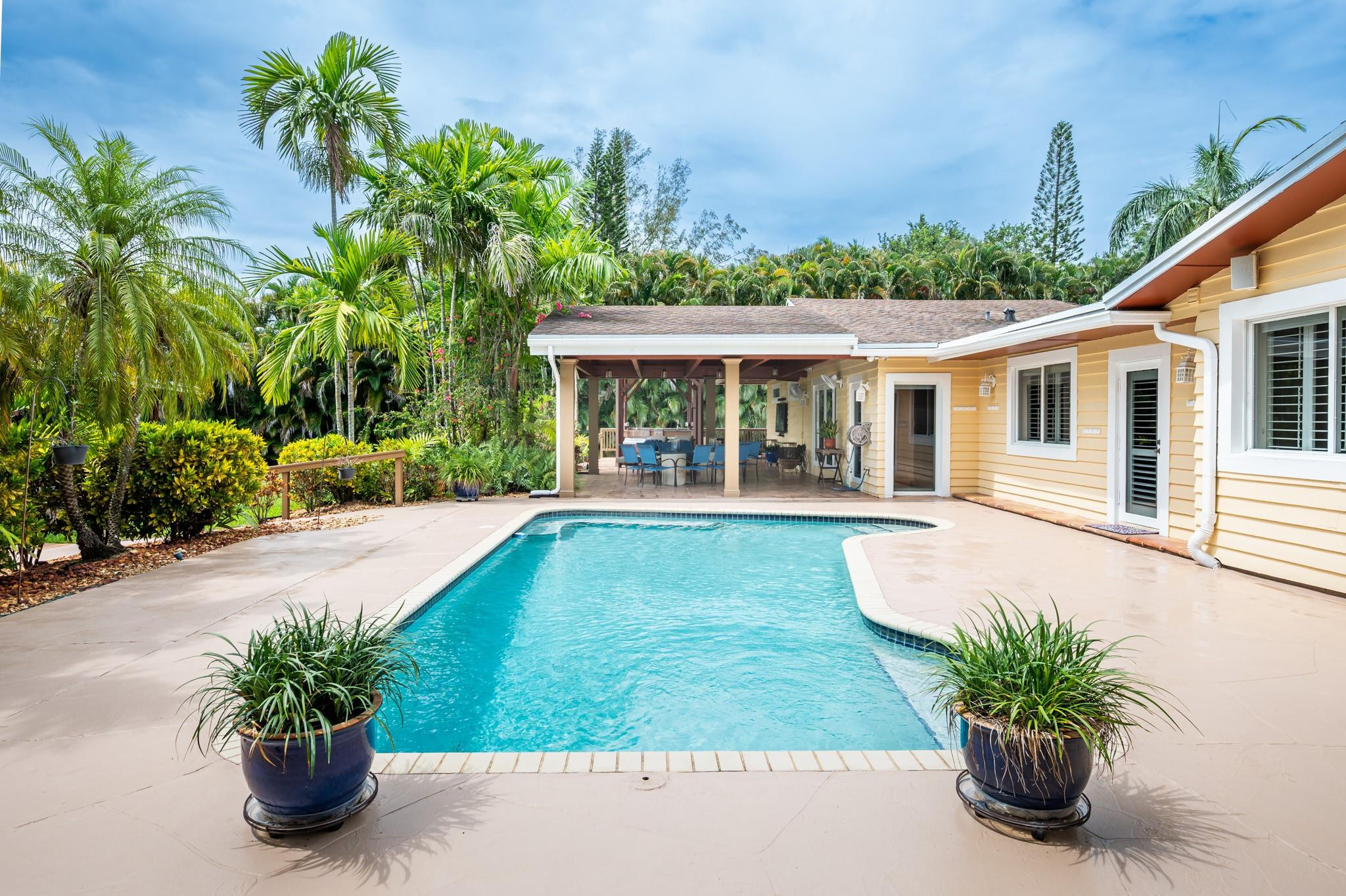 5161 Thoroughbred Lane