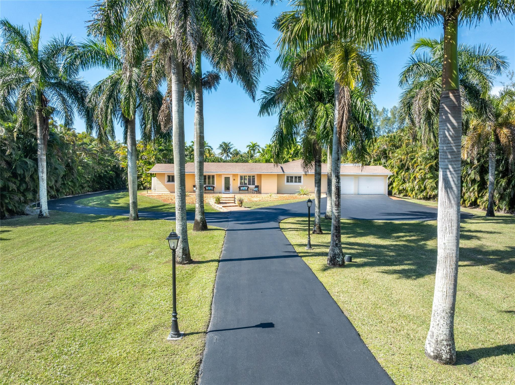 5161 Thoroughbred Lane