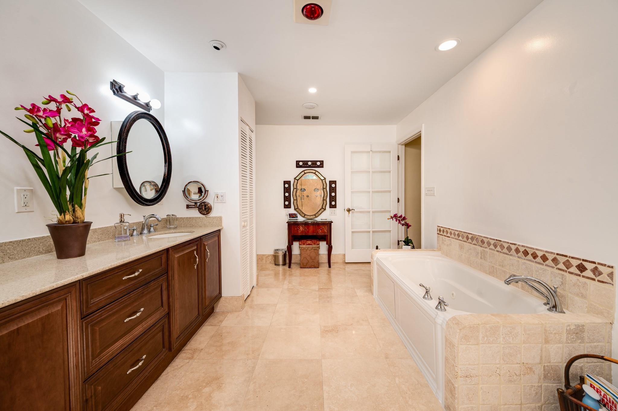 5161 Thoroughbred Lane