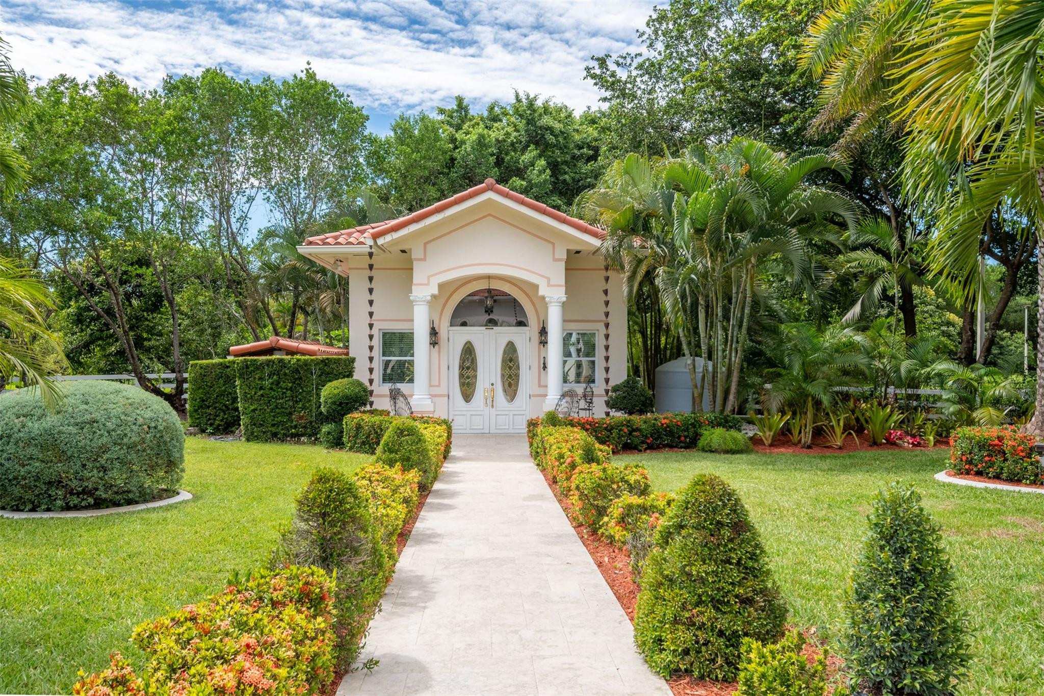 5801 Estates Drive