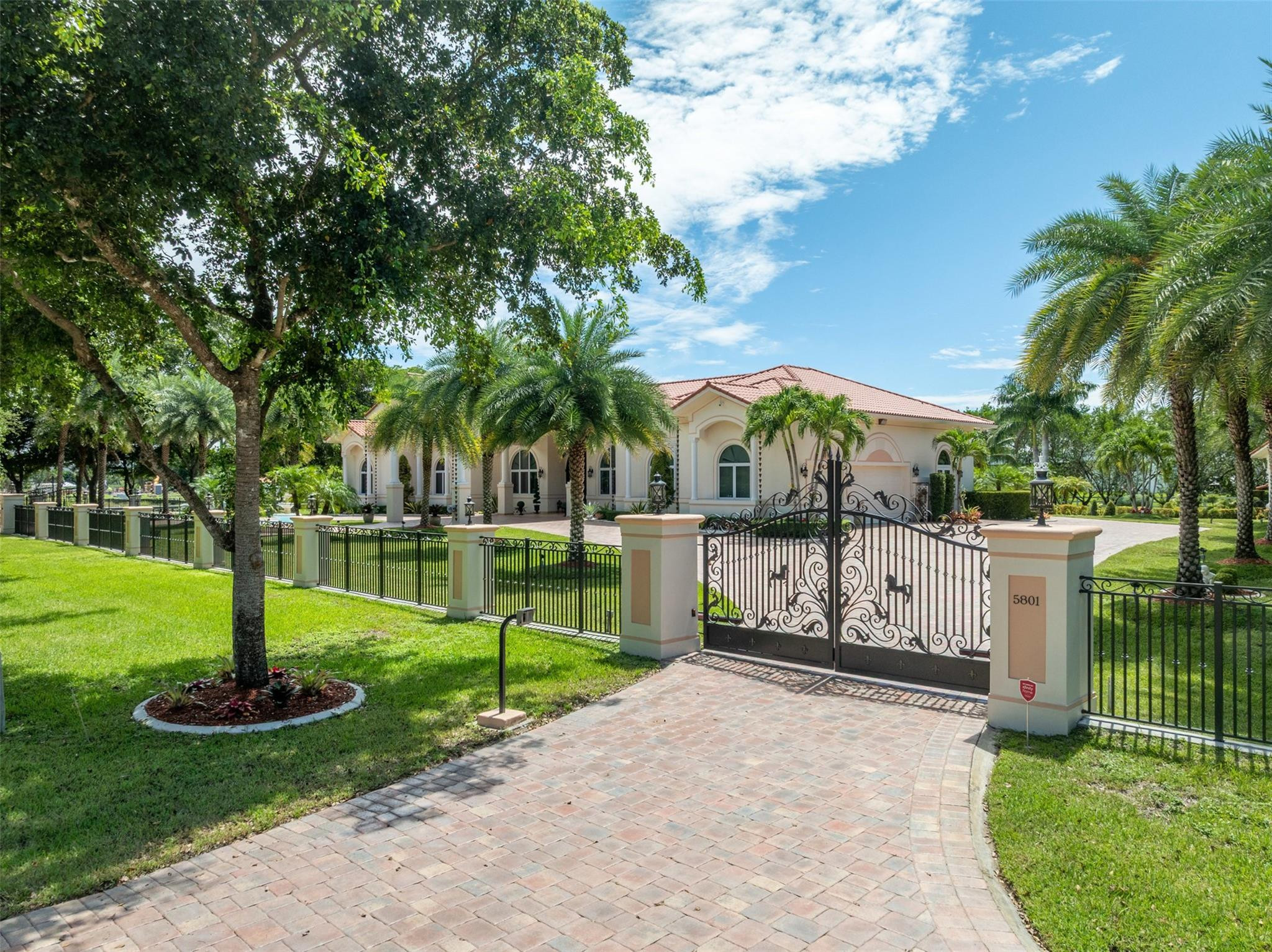 5801 Estates Drive