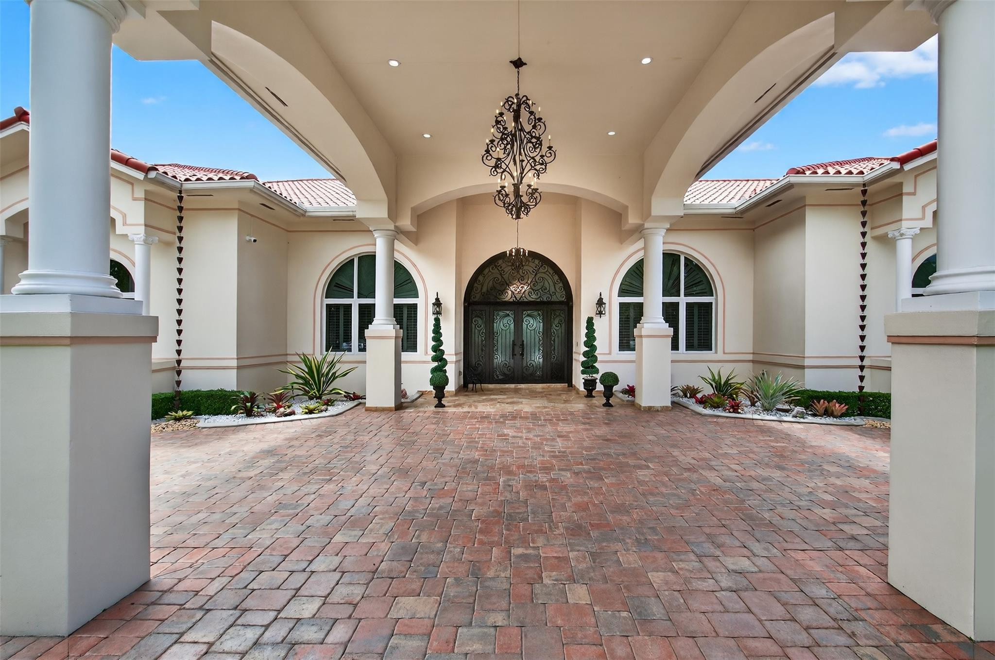 5801 Estates Drive