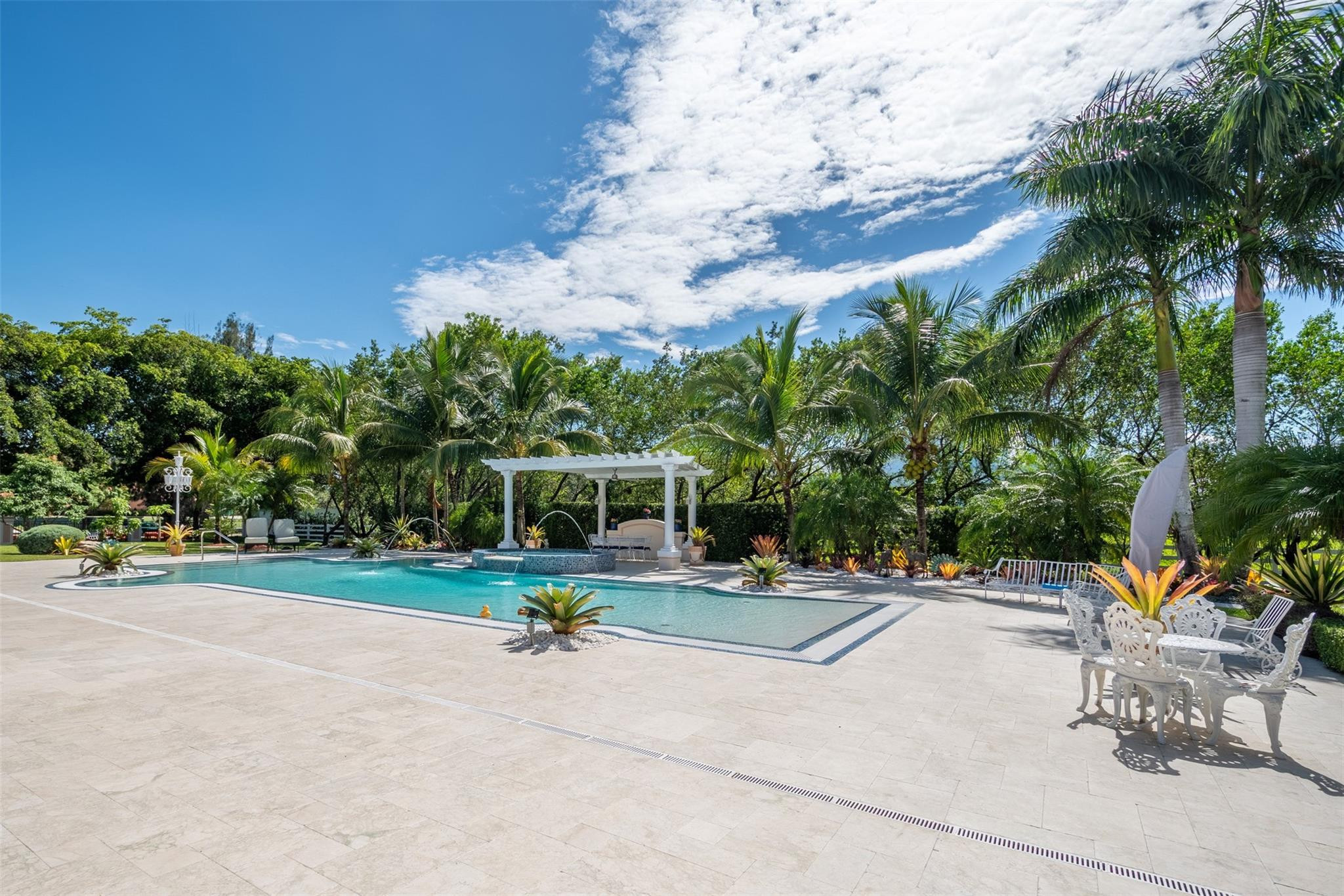 5801 Estates Drive