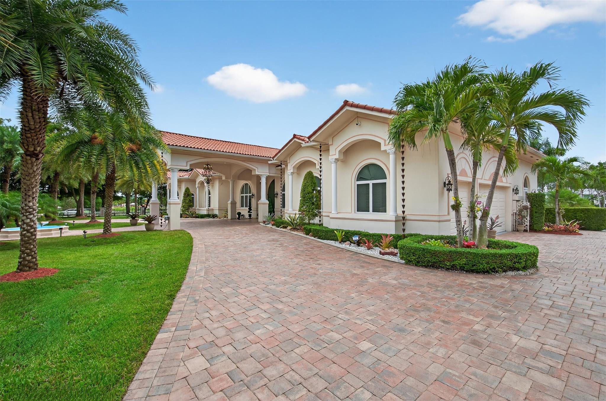 5801 Estates Drive