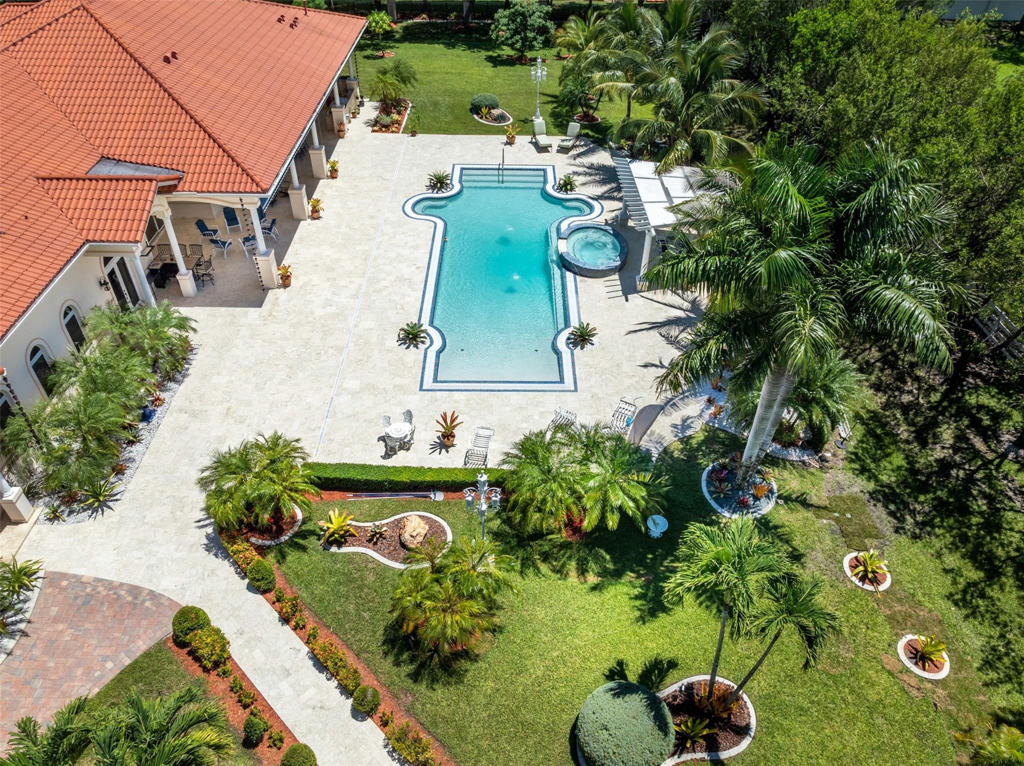 5801 Estates Drive