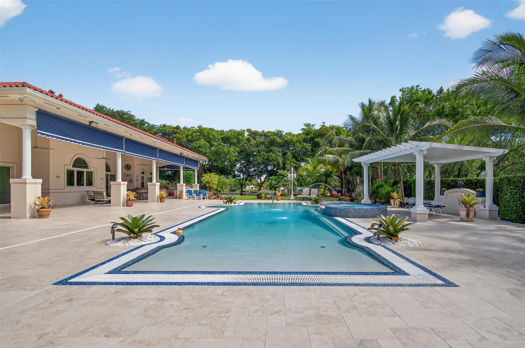5801 Estates Drive