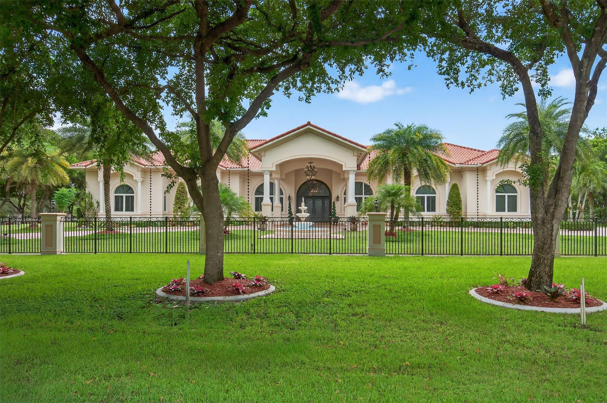 5801 Estates Drive
