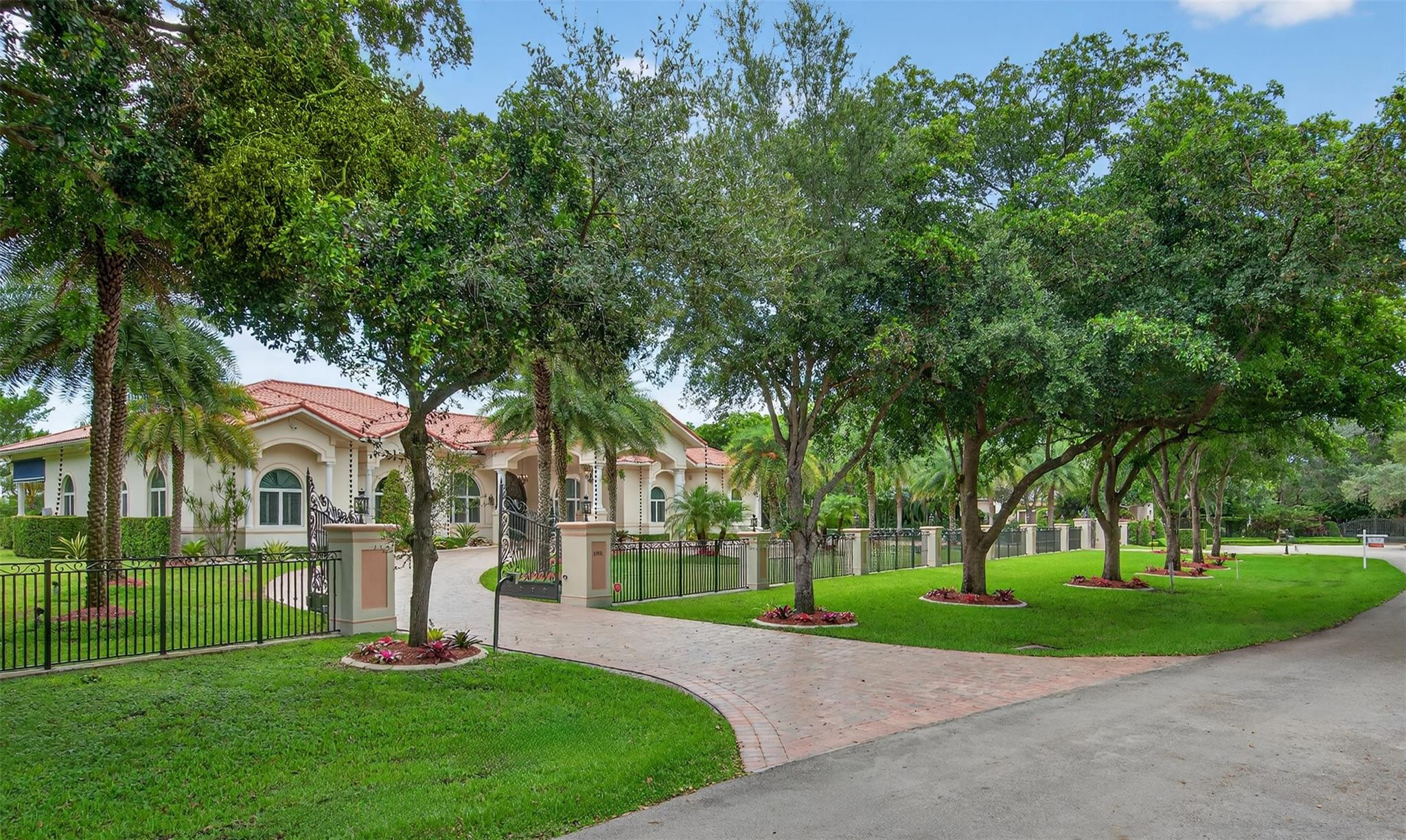 5801 Estates Drive