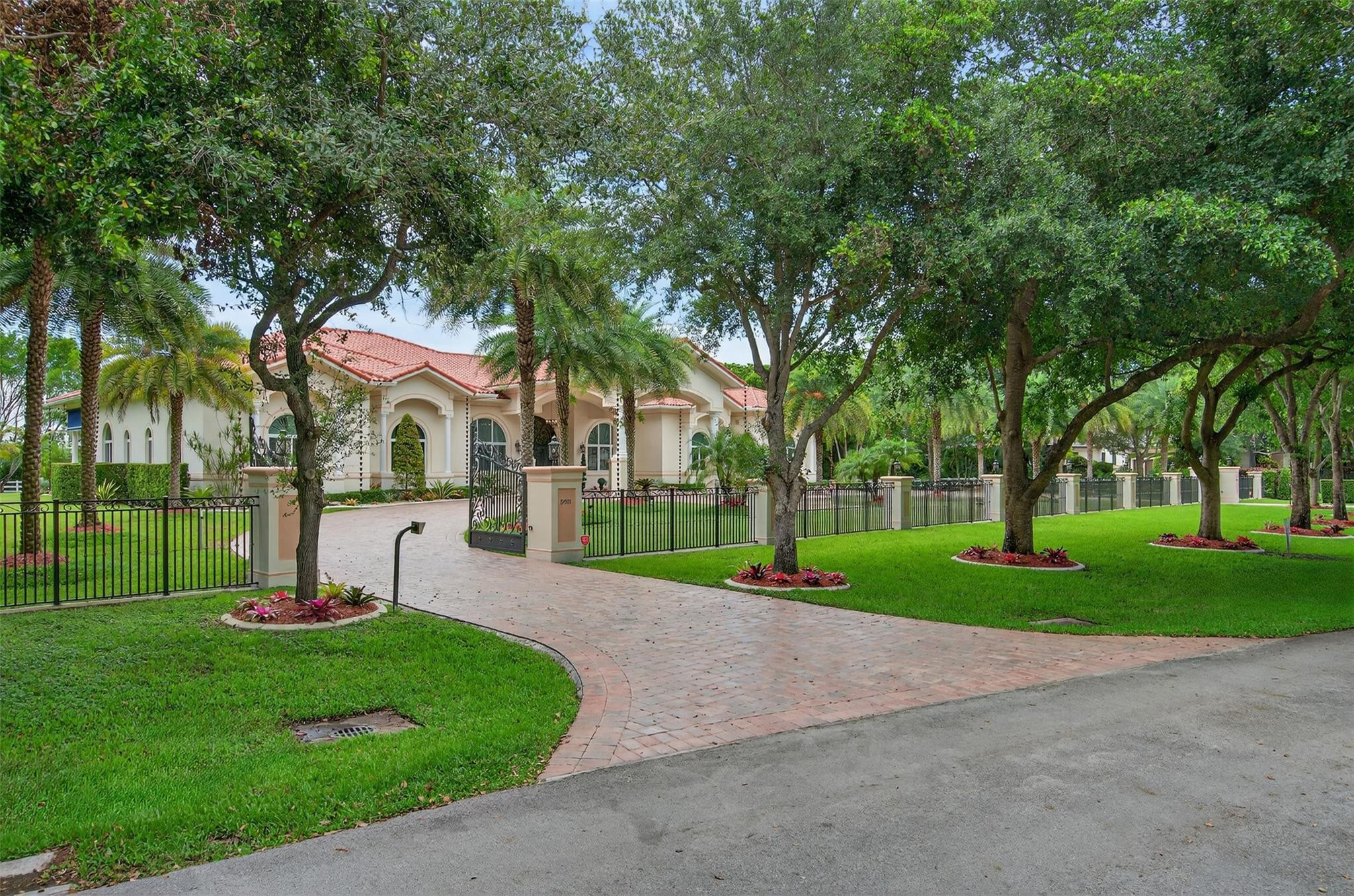 5801 Estates Drive