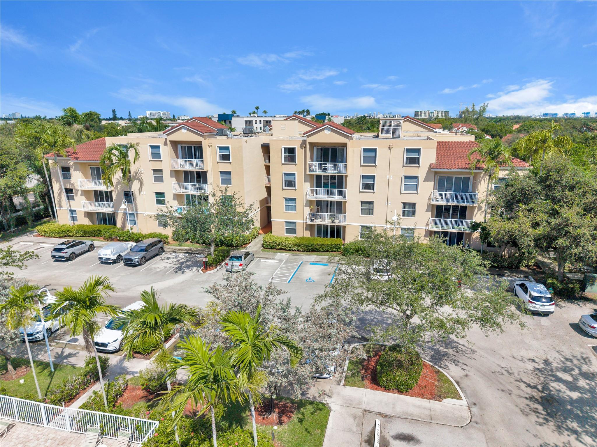 529 E Sheridan Street 3081