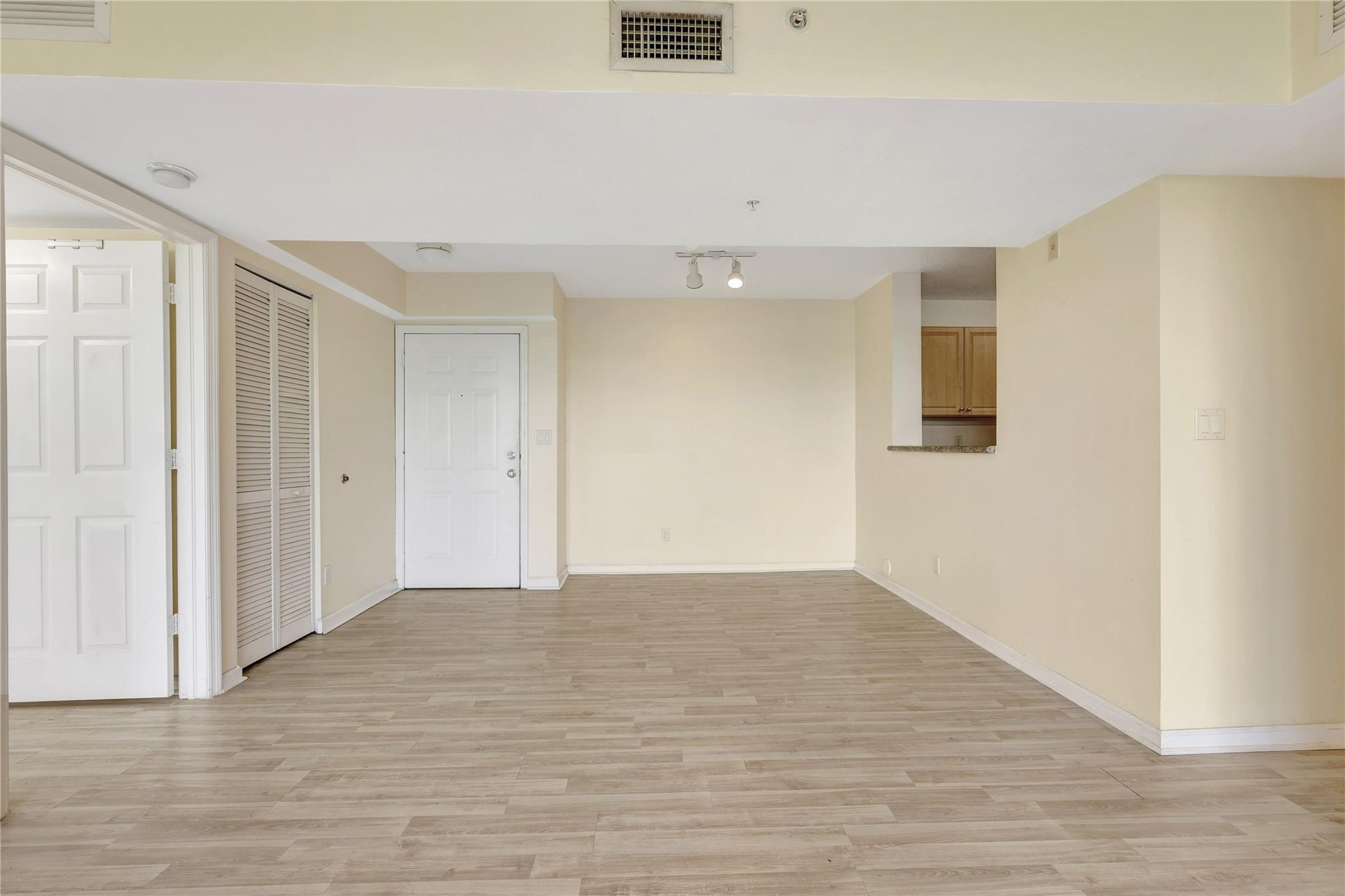 529 E Sheridan Street 3081