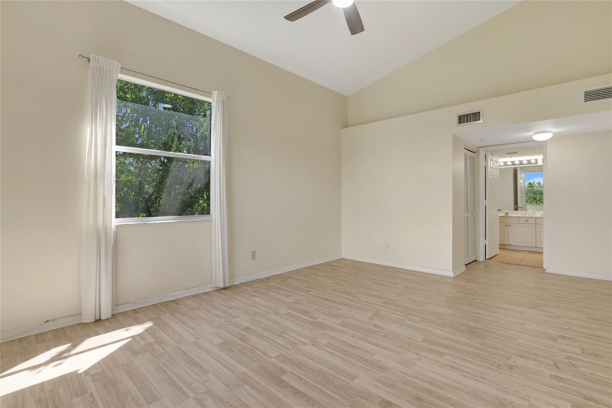 529 E Sheridan Street 3081