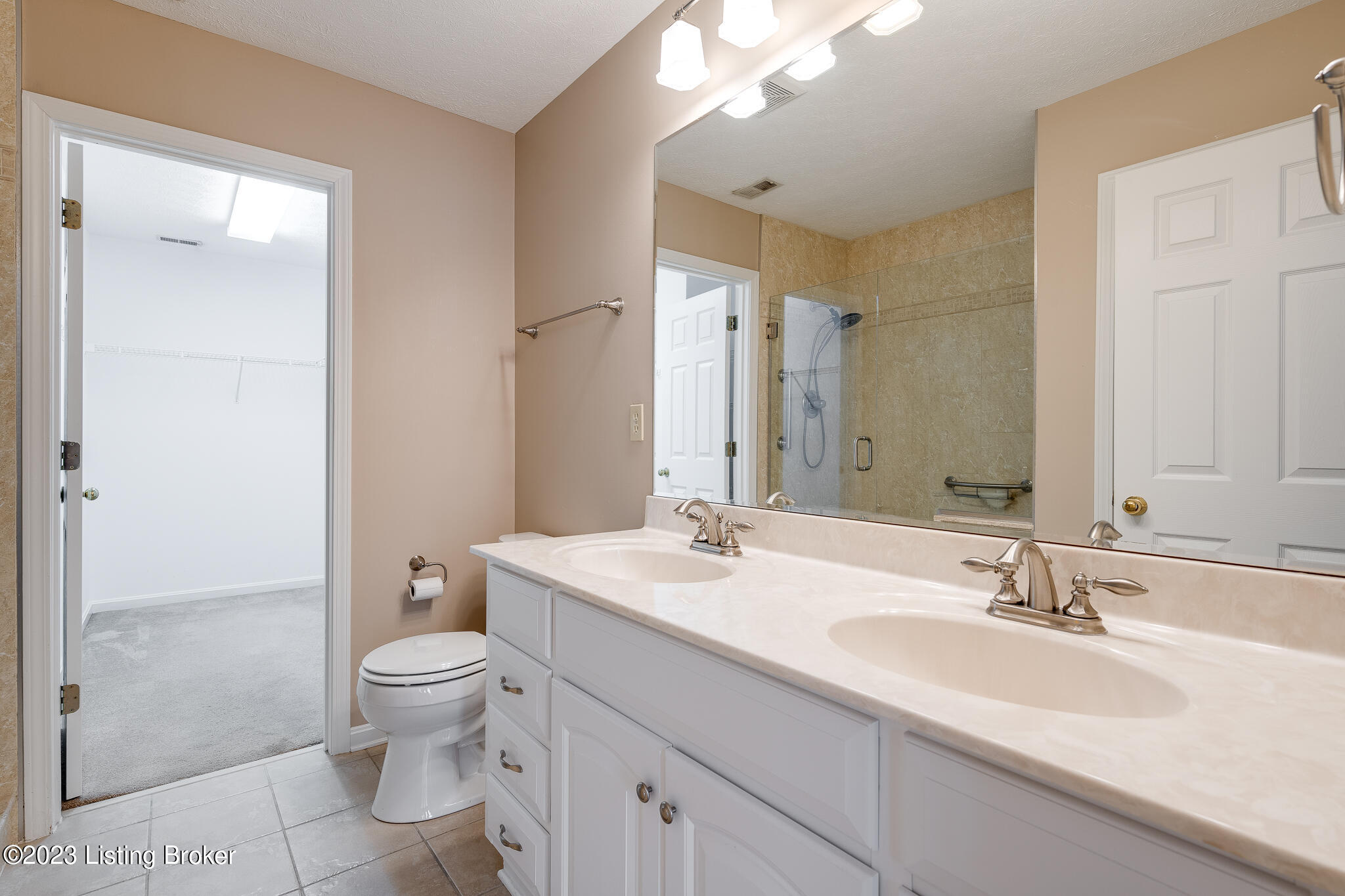 1108 Fox Glen Way