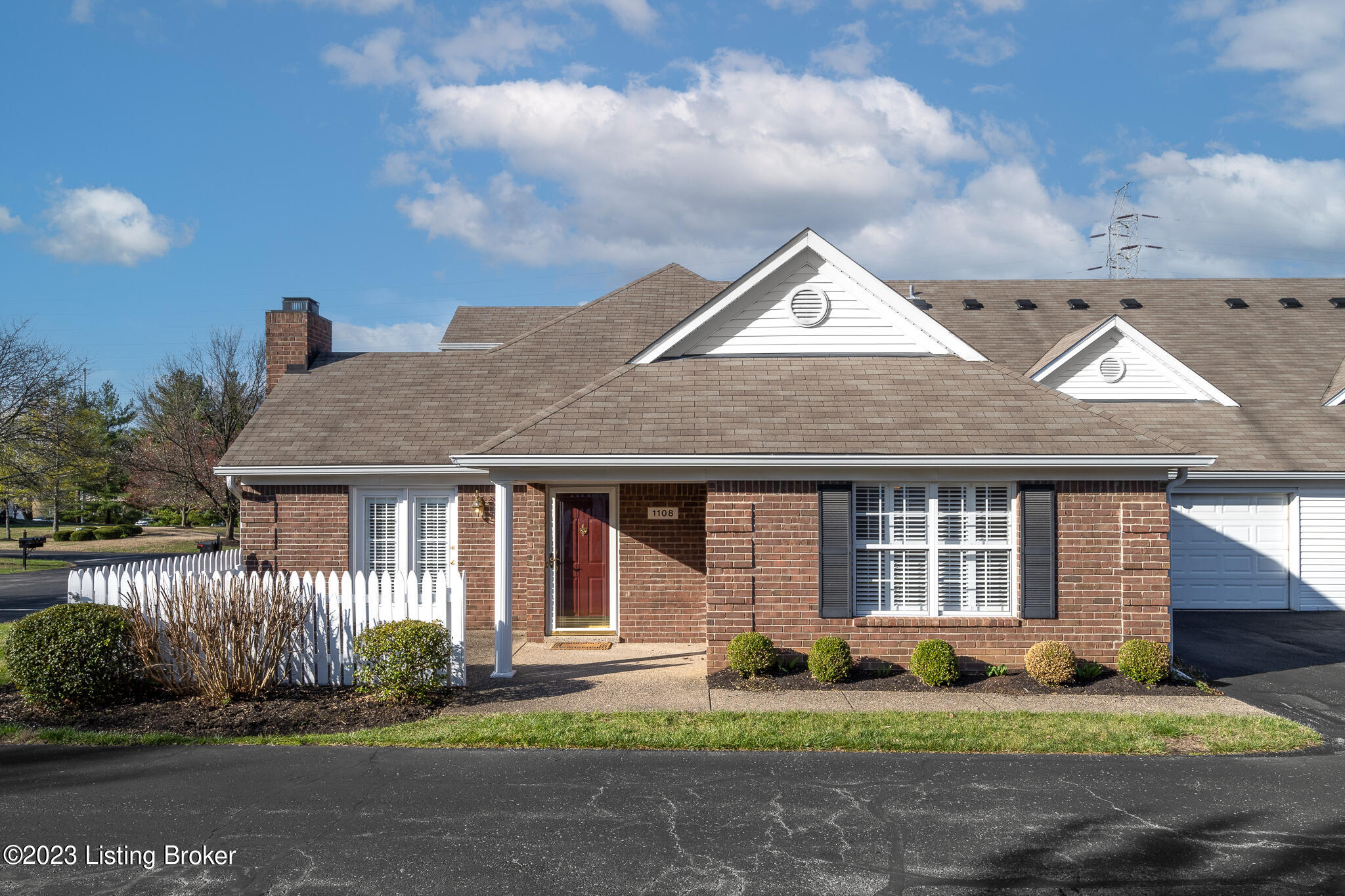 1108 Fox Glen Way