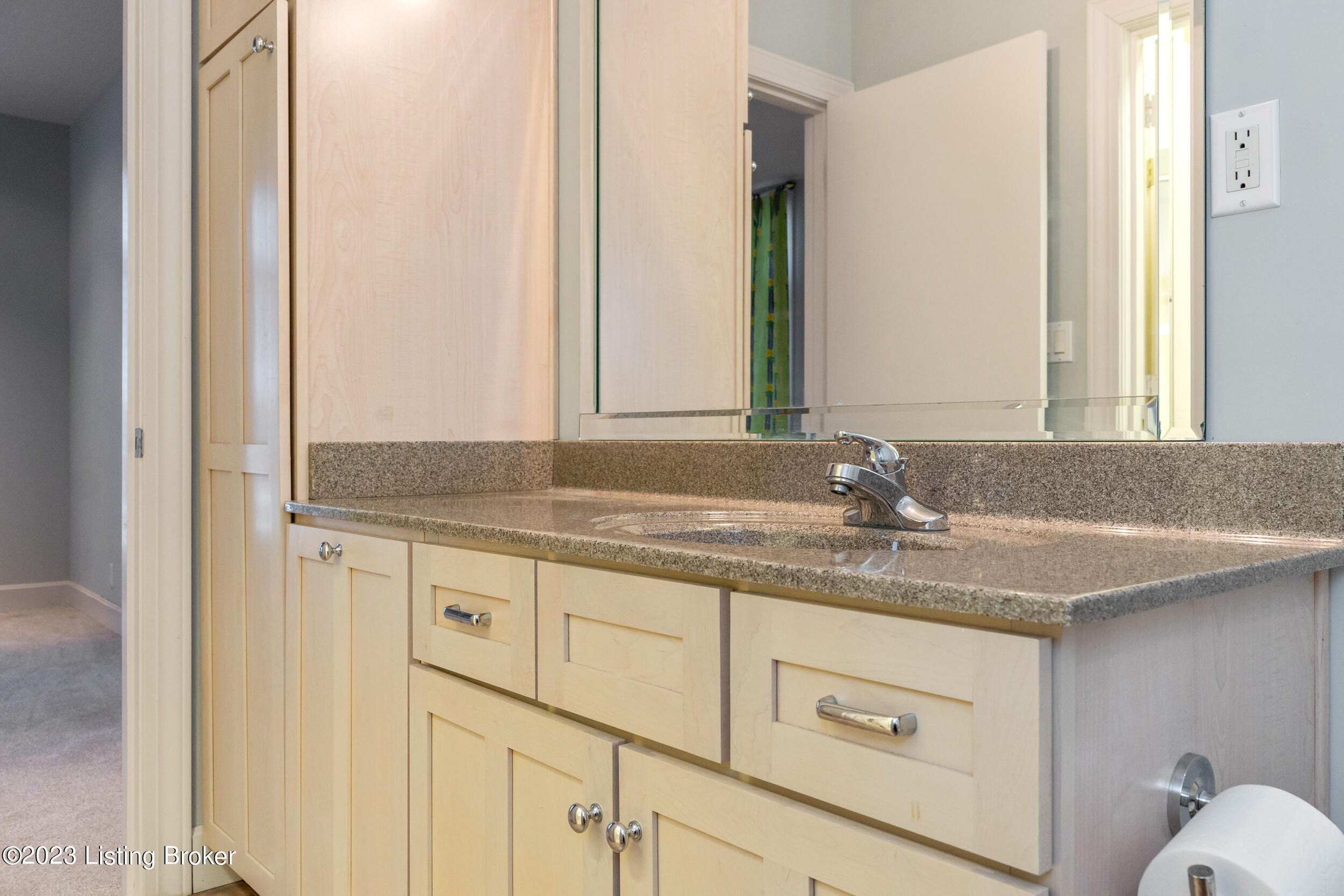 5403 Harbortown Cir