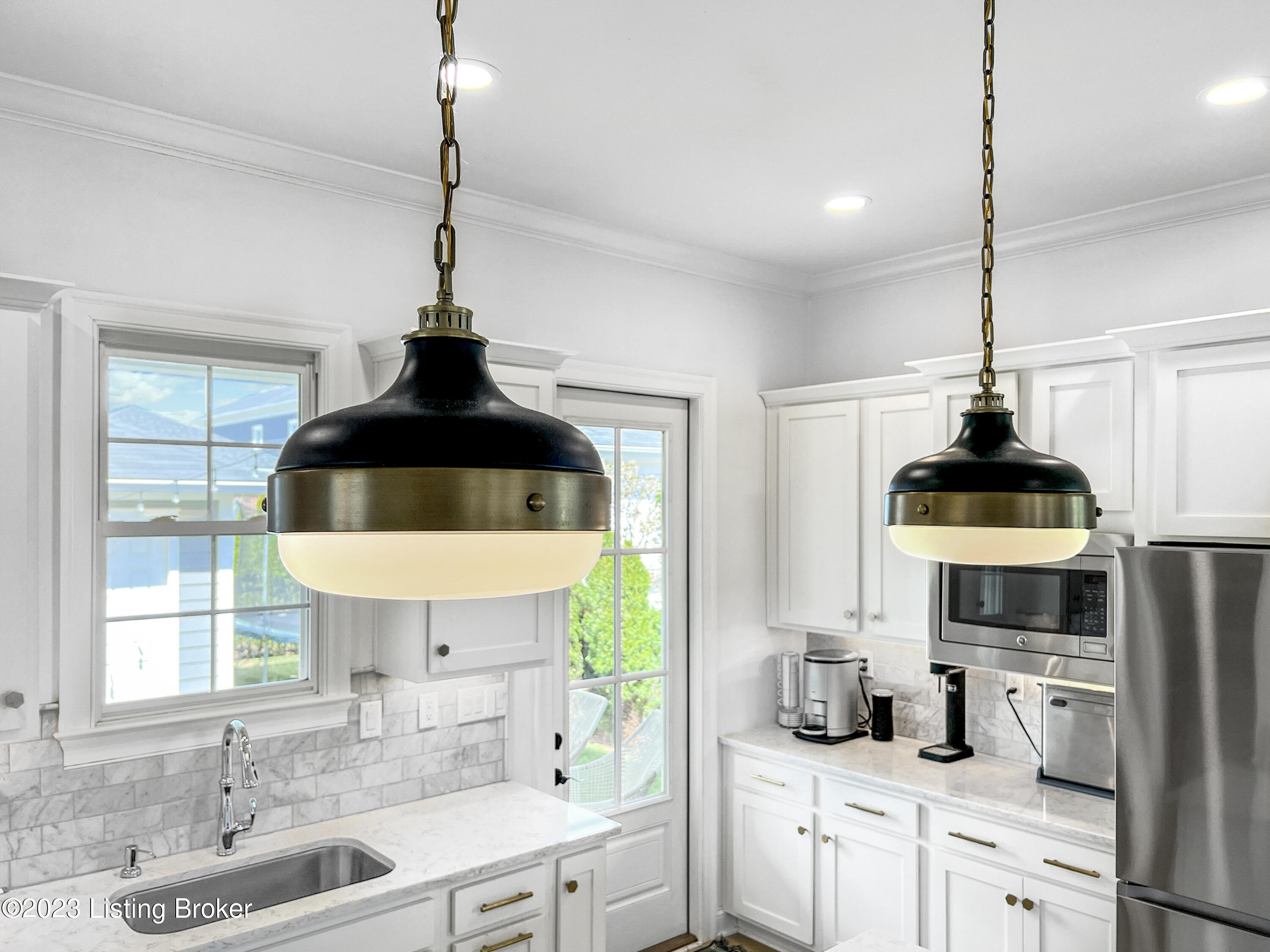 6406 Paintbrush Ln