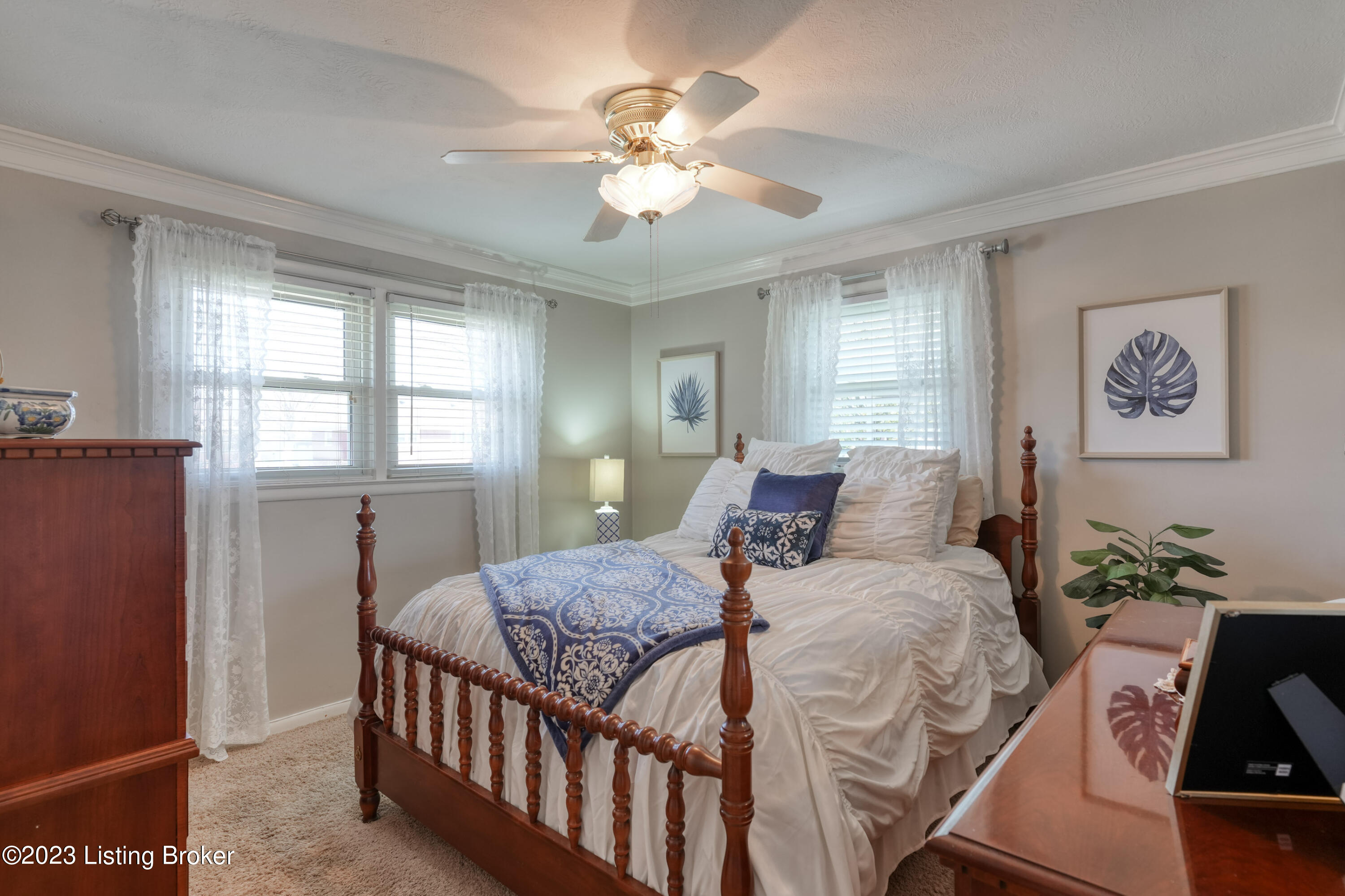 5404 Georgia Ln