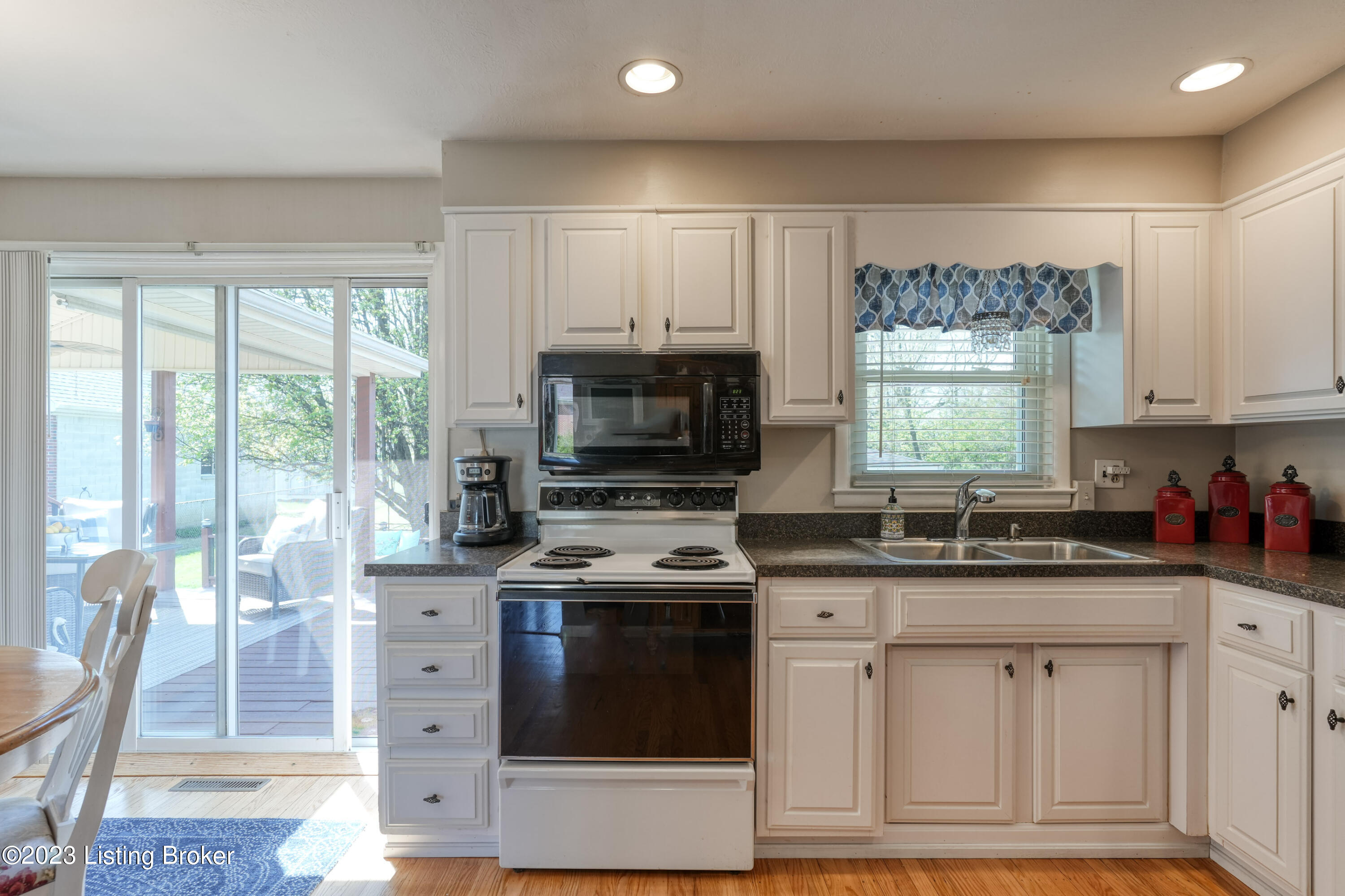 5404 Georgia Ln