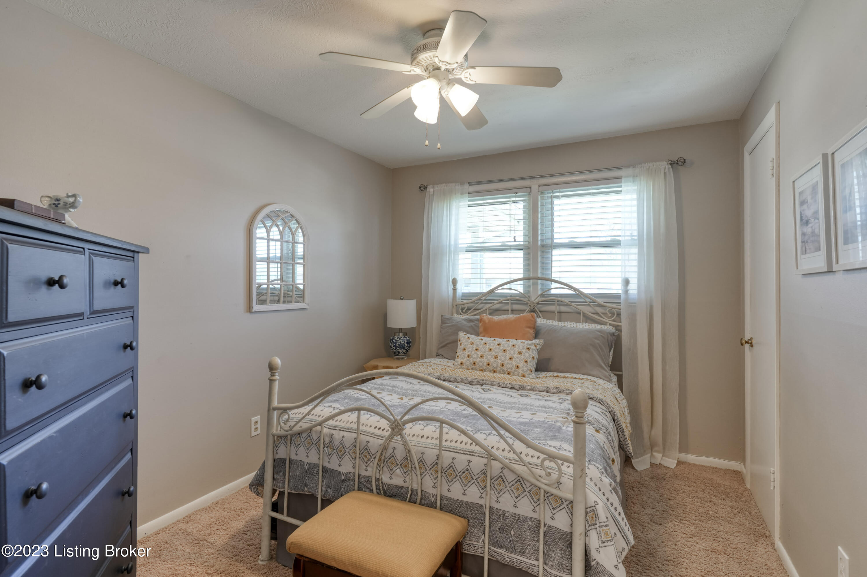 5404 Georgia Ln