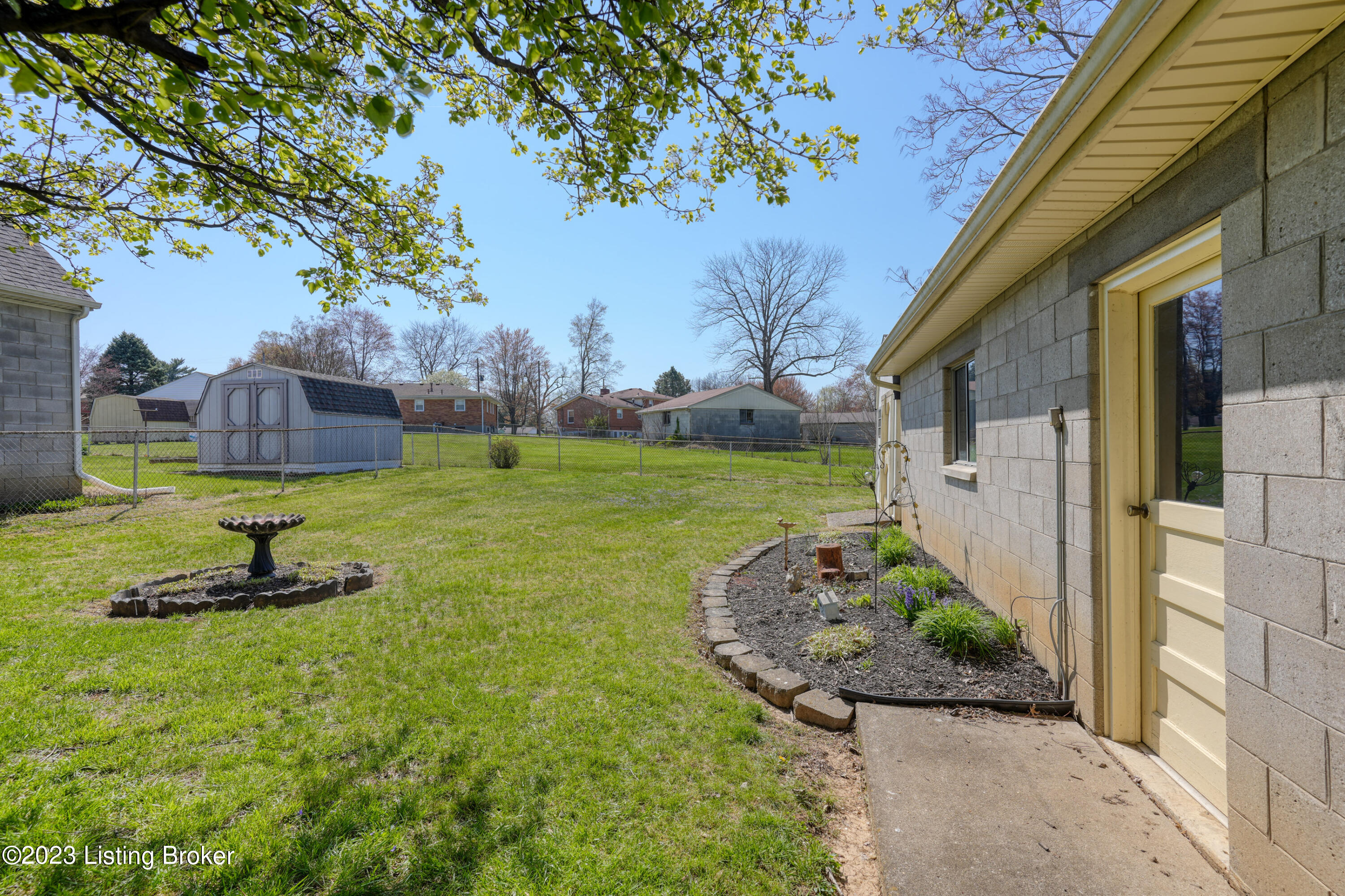 5404 Georgia Ln