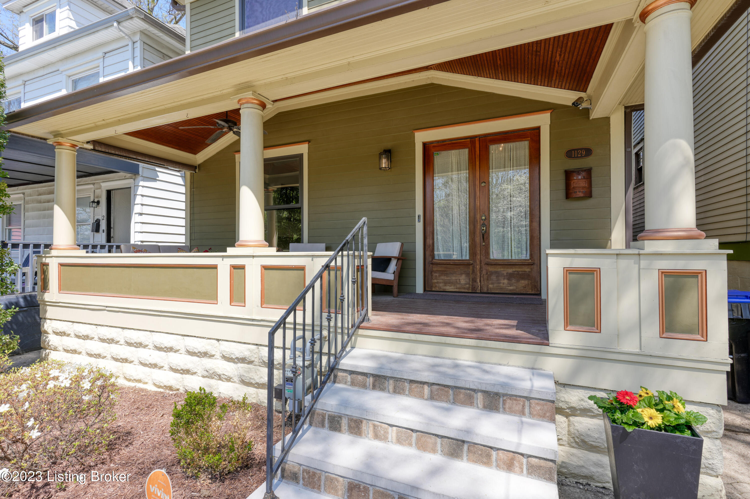 1129 Everett Ave