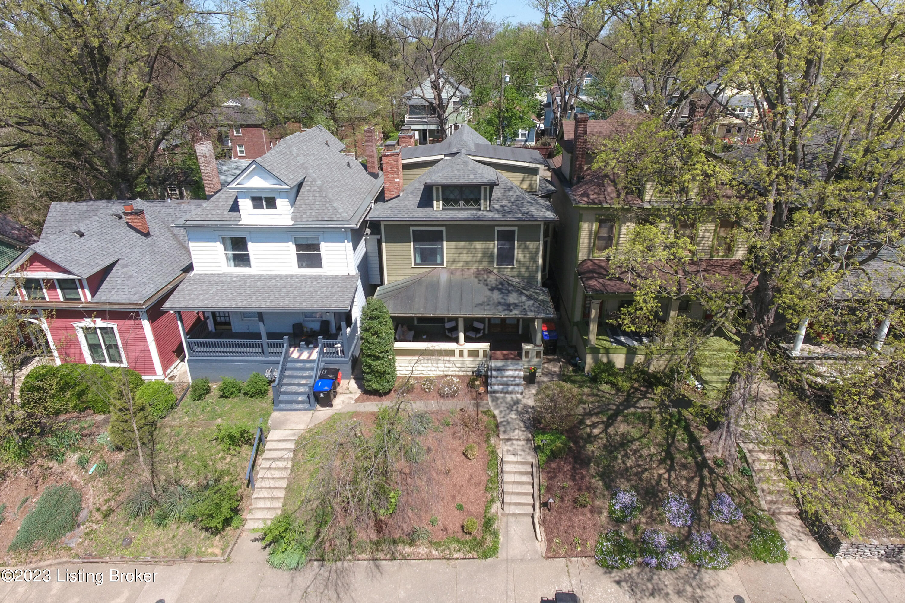 1129 Everett Ave