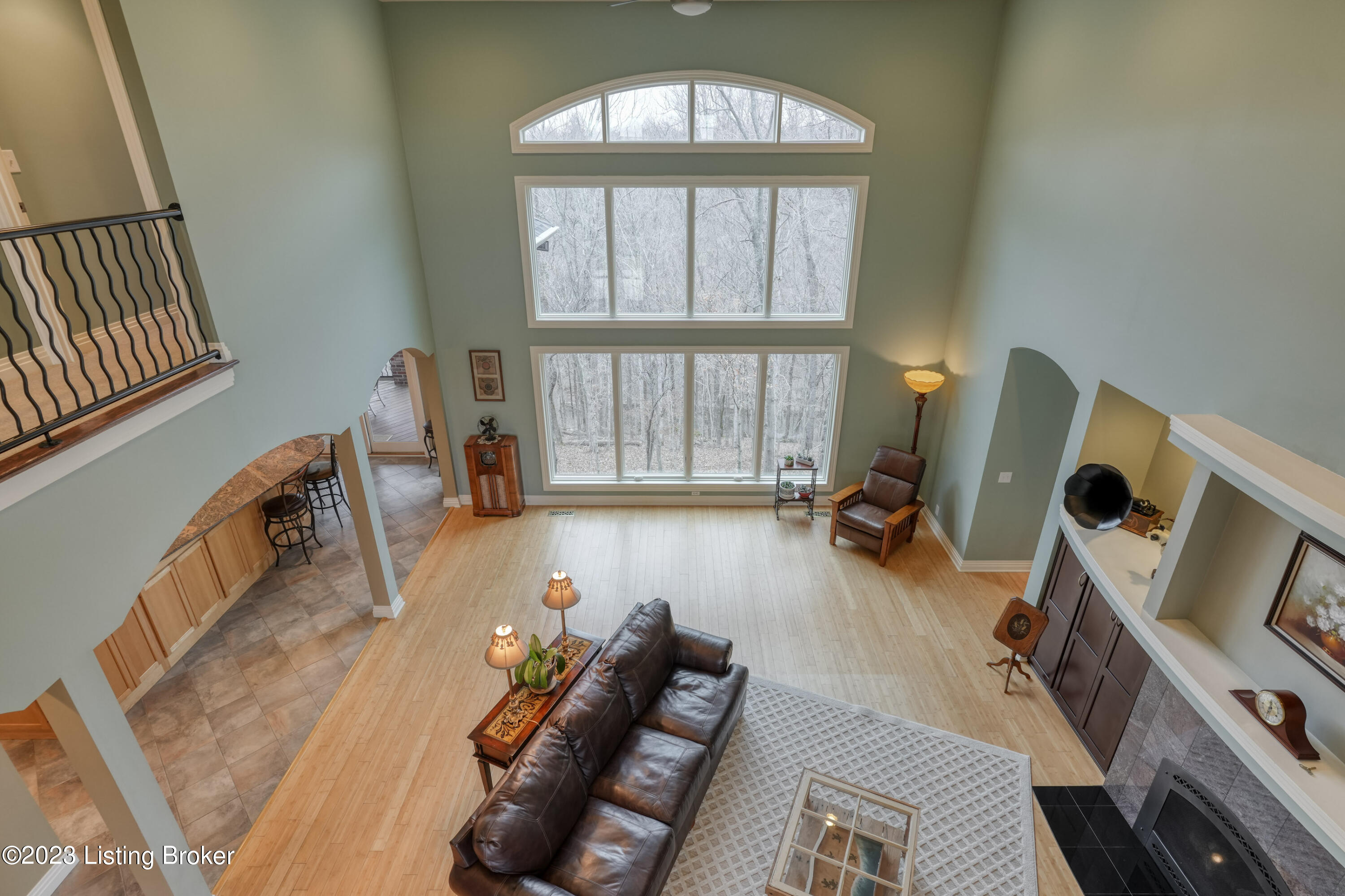 10061 Harrods Creek Dr