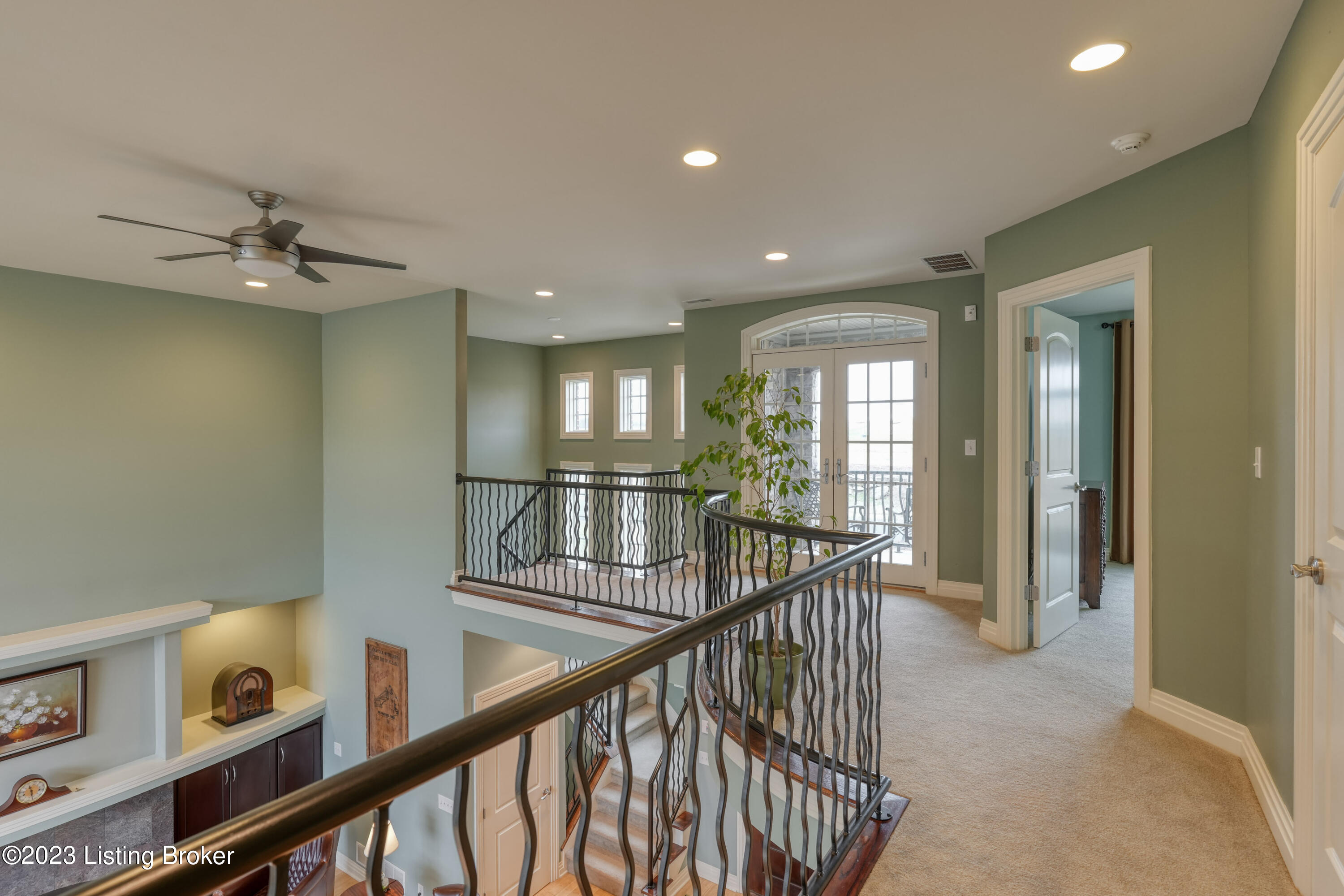 10061 Harrods Creek Dr