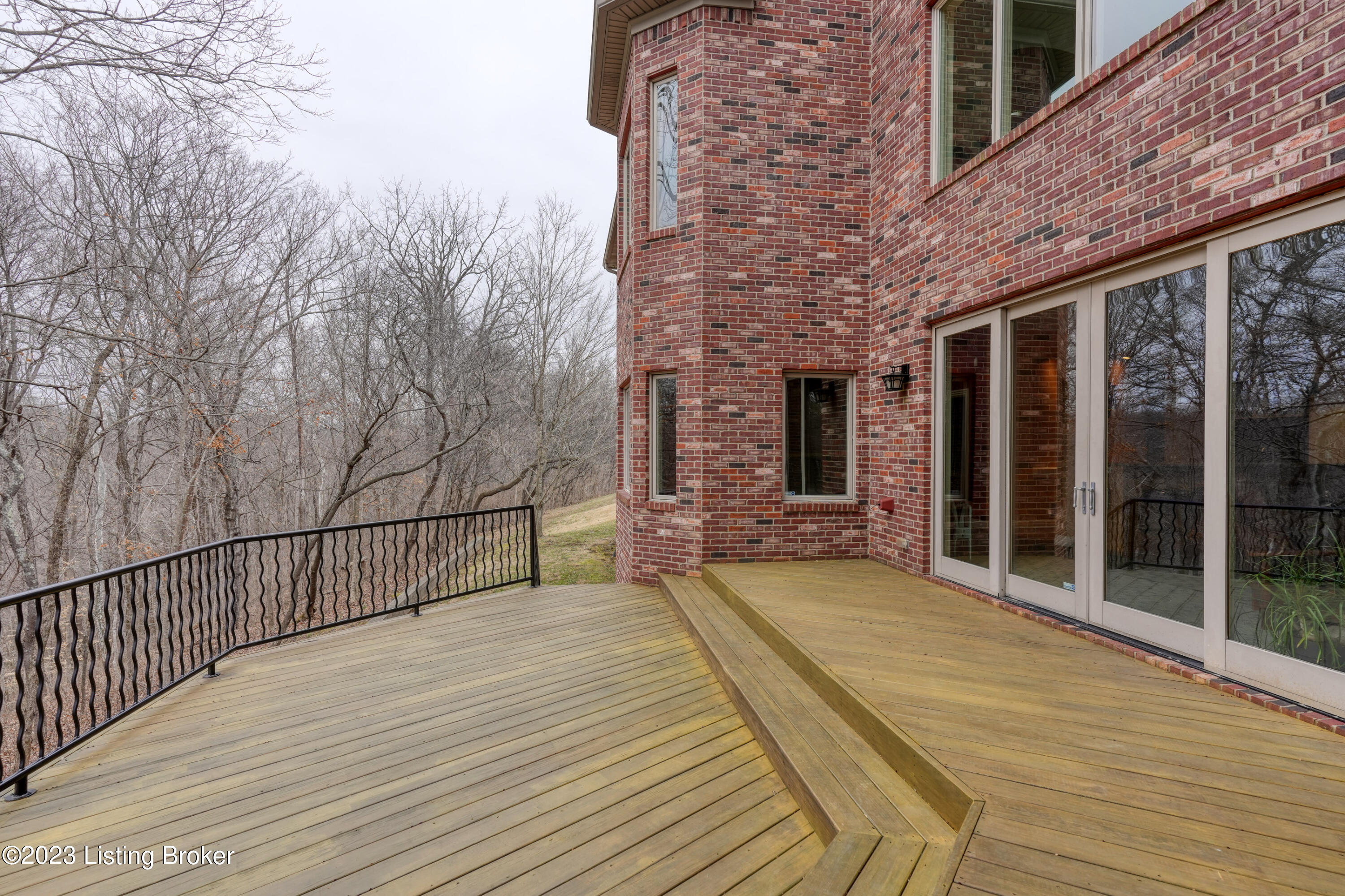 10061 Harrods Creek Dr