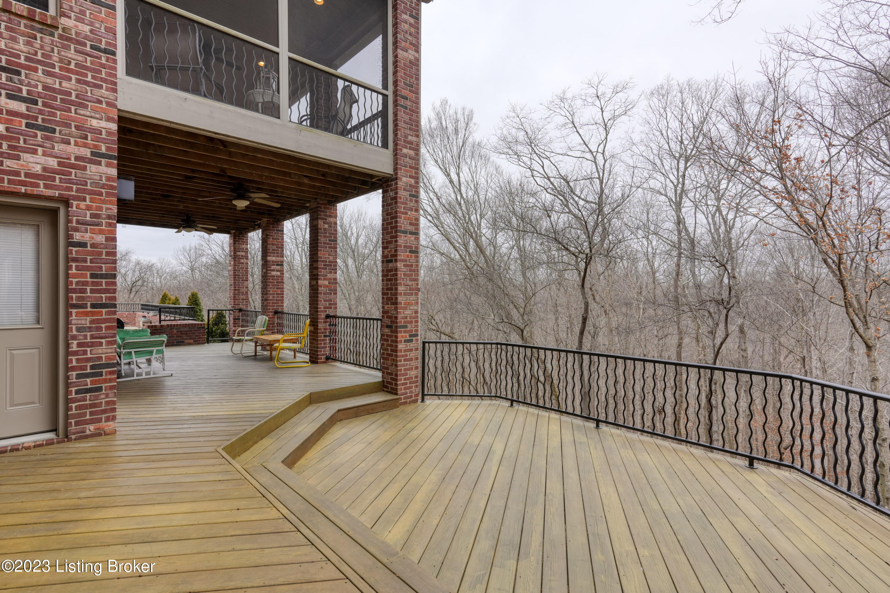10061 Harrods Creek Dr