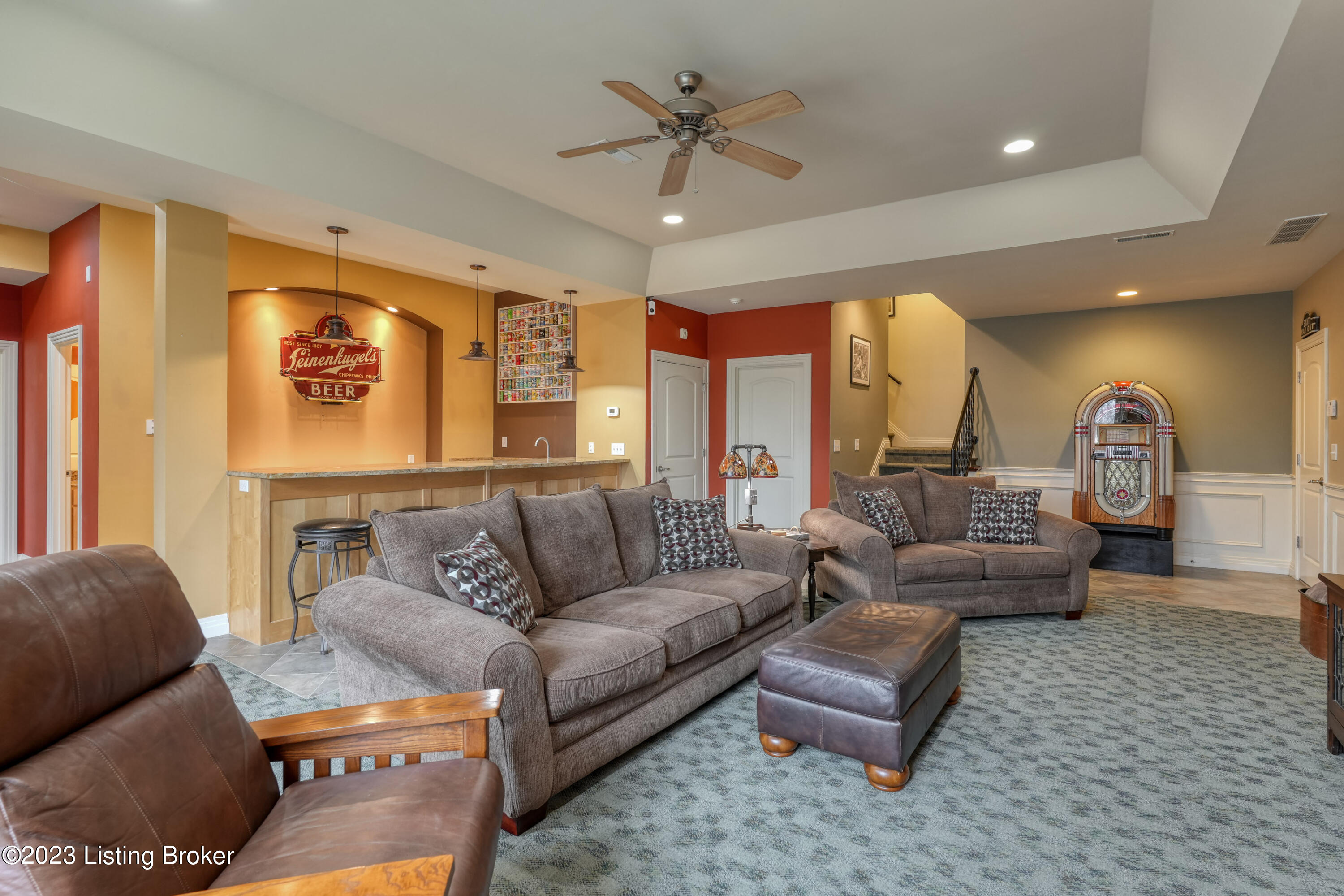 10061 Harrods Creek Dr