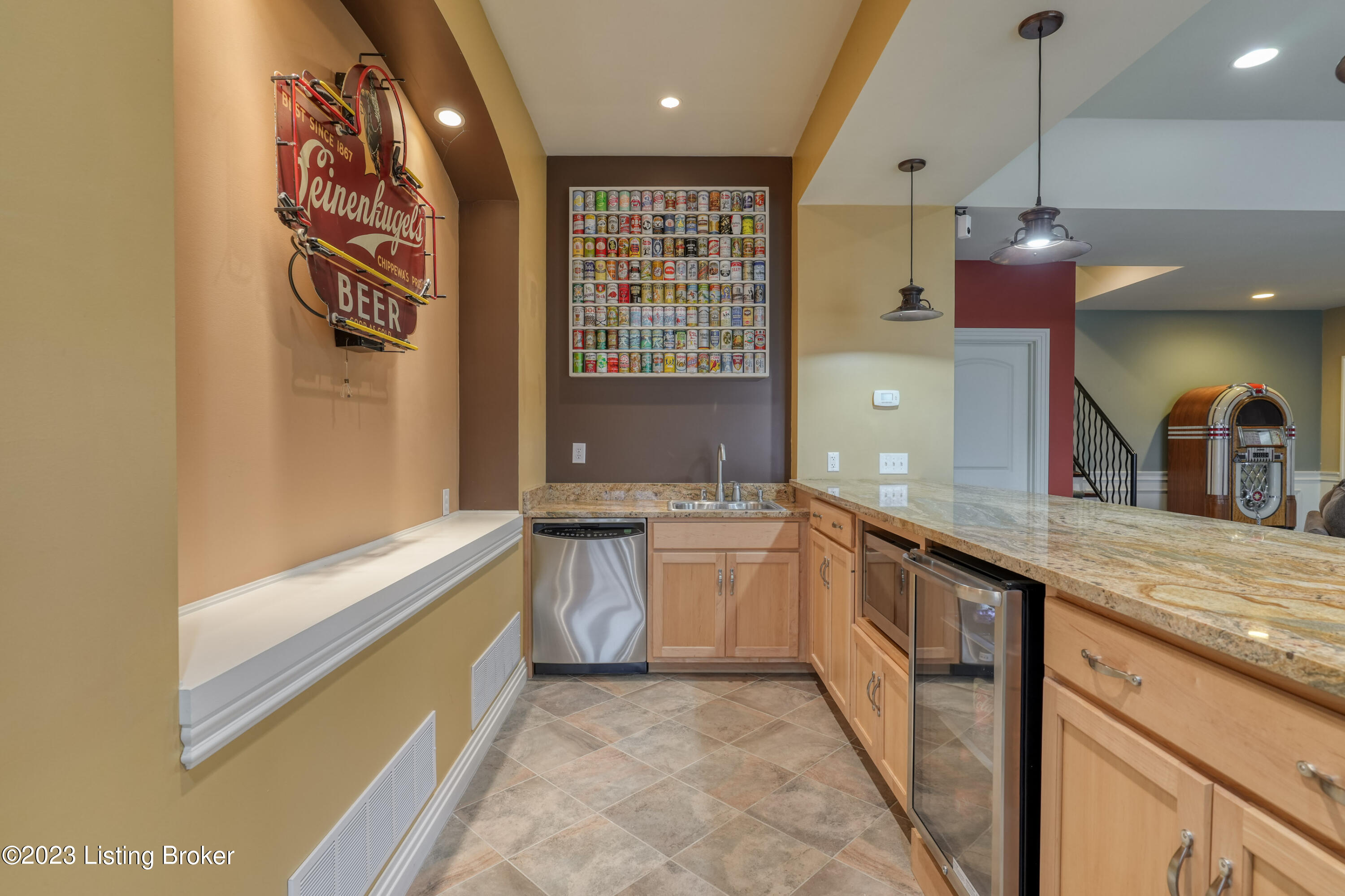 10061 Harrods Creek Dr