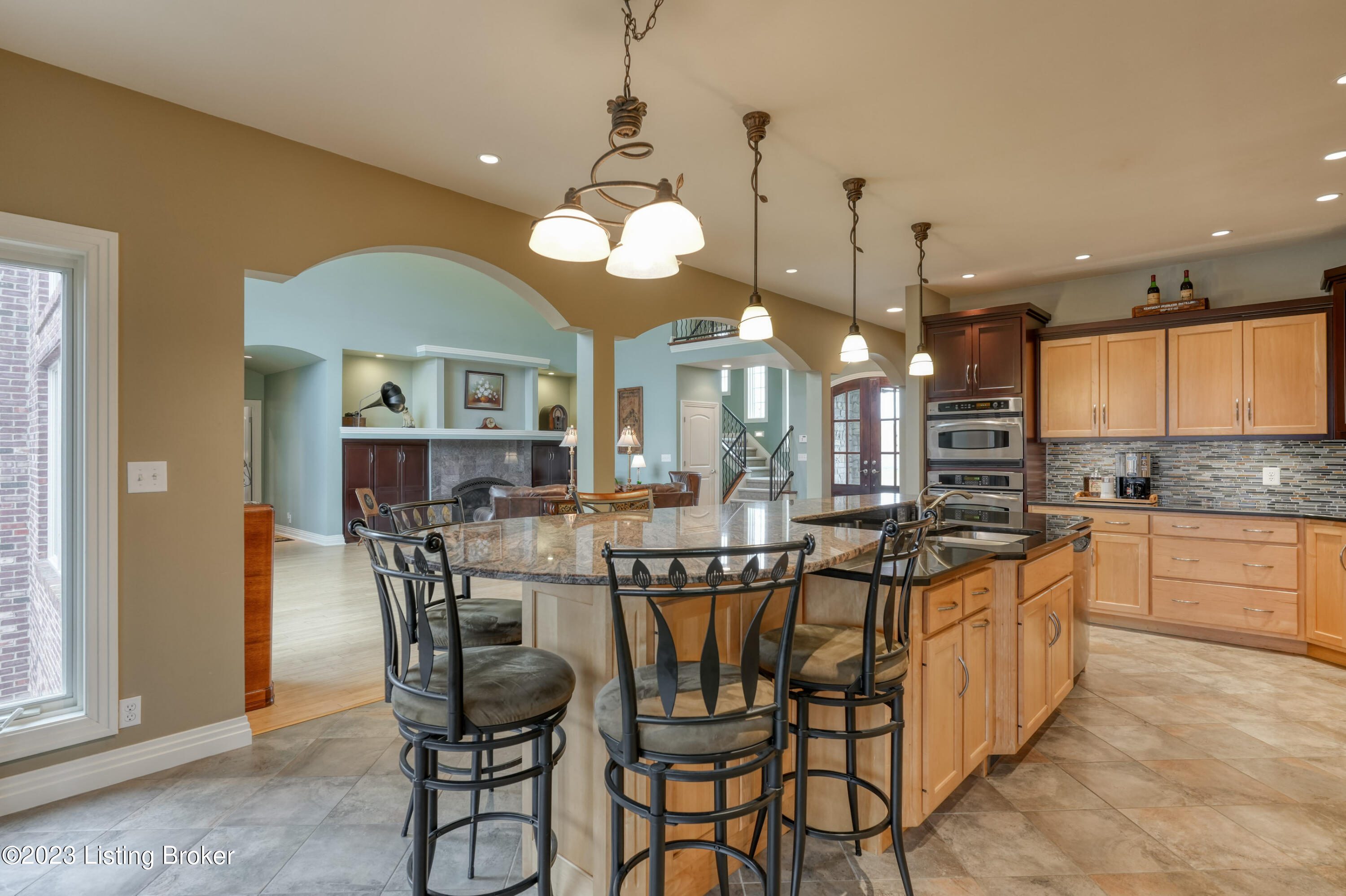 10061 Harrods Creek Dr