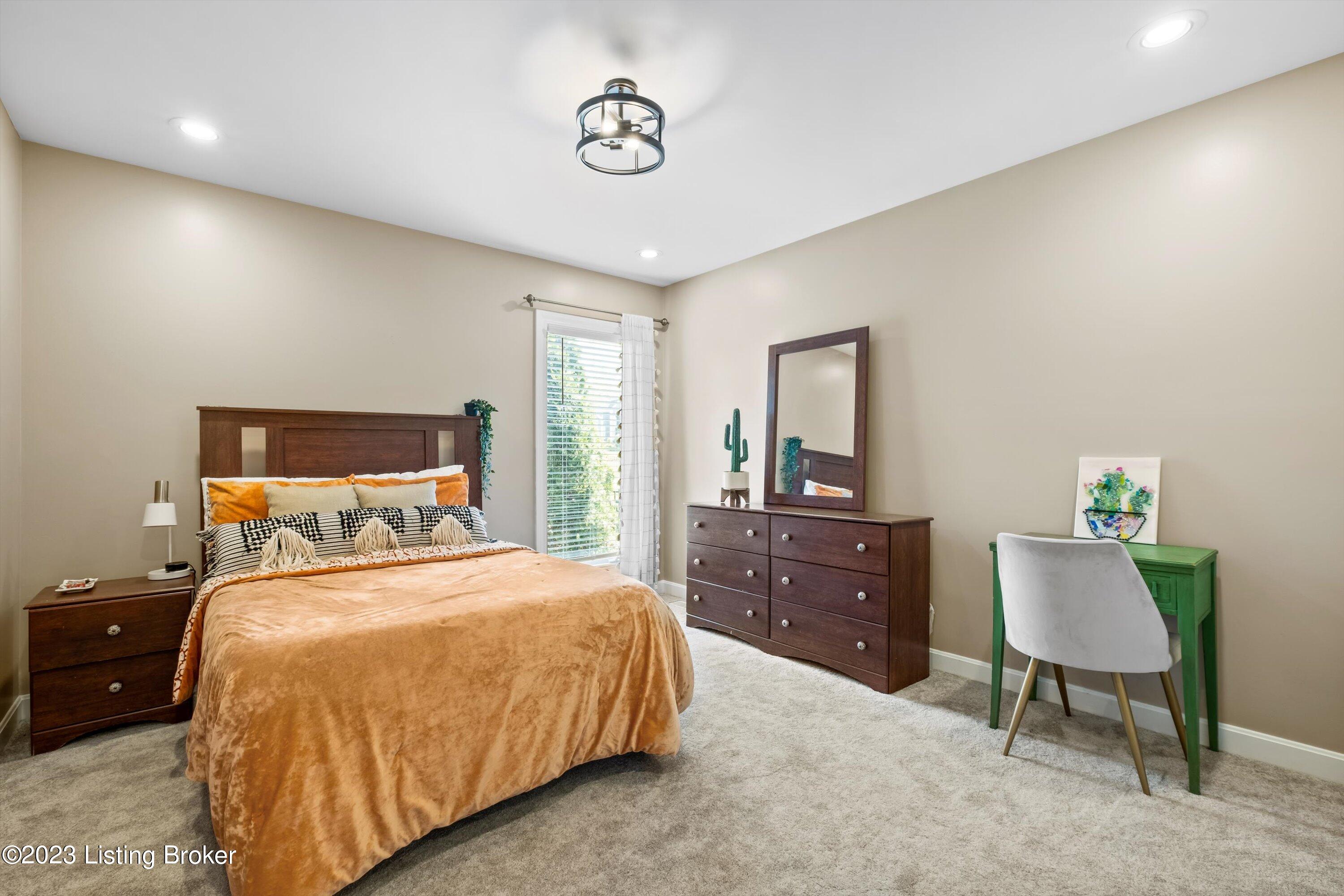 14607 Golden Leaf Pl
