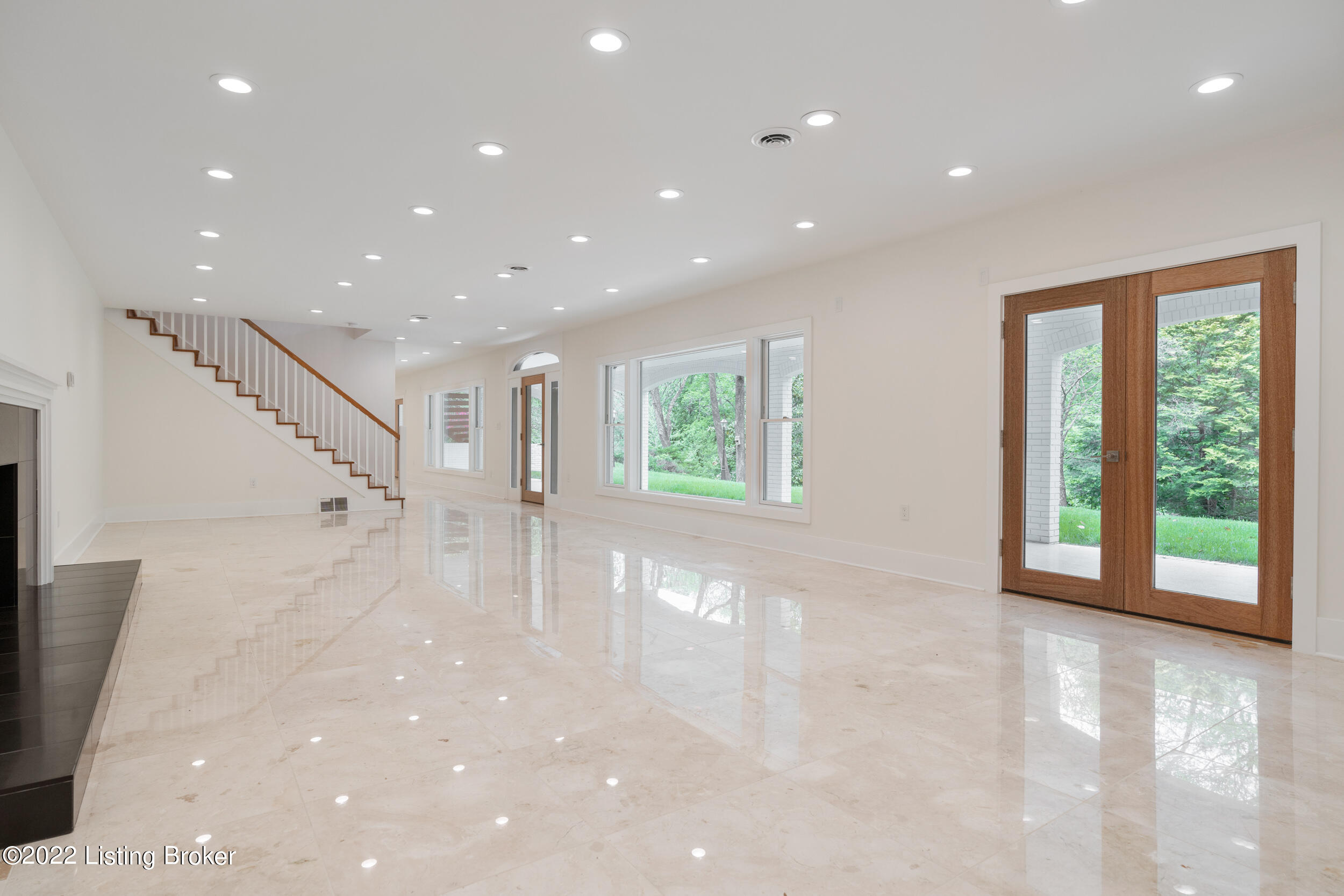 33 Arrowhead Rd