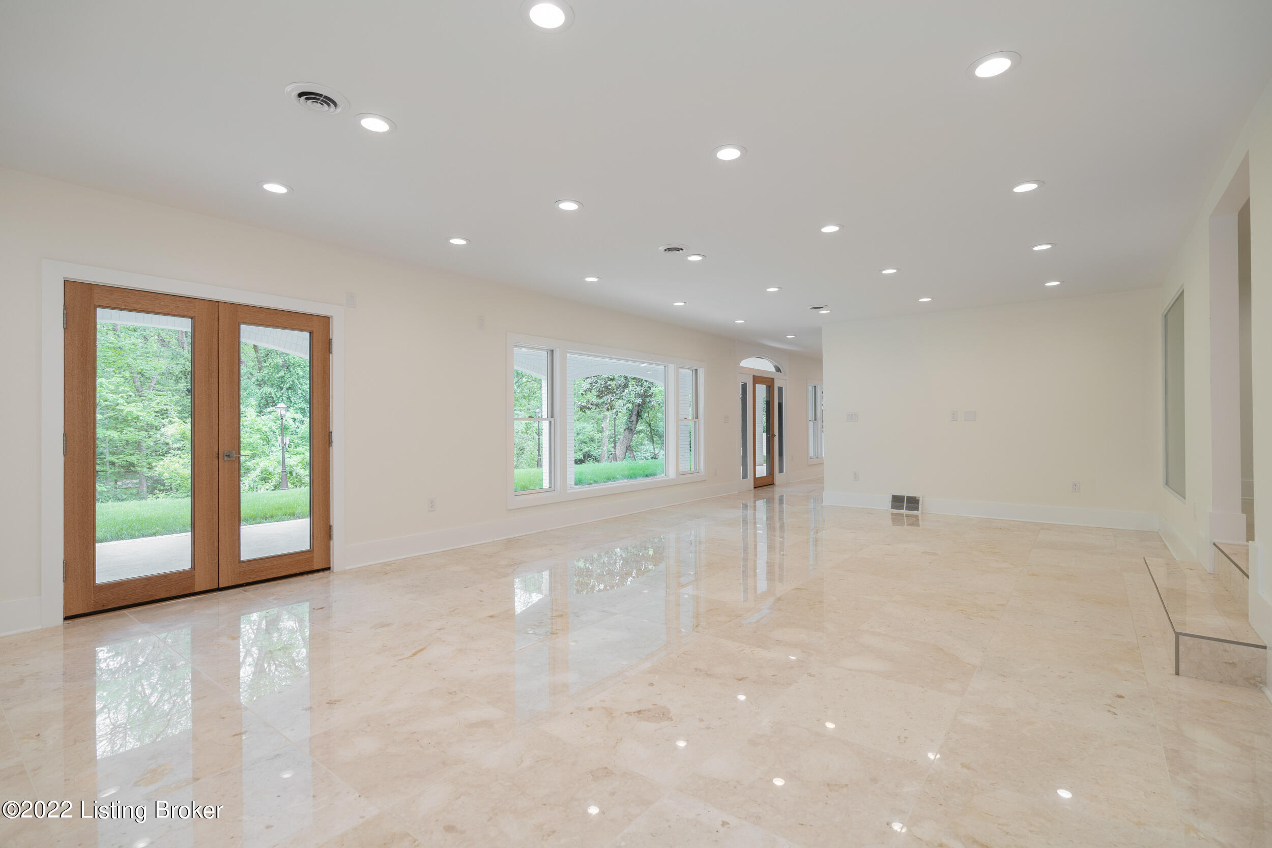 33 Arrowhead Rd