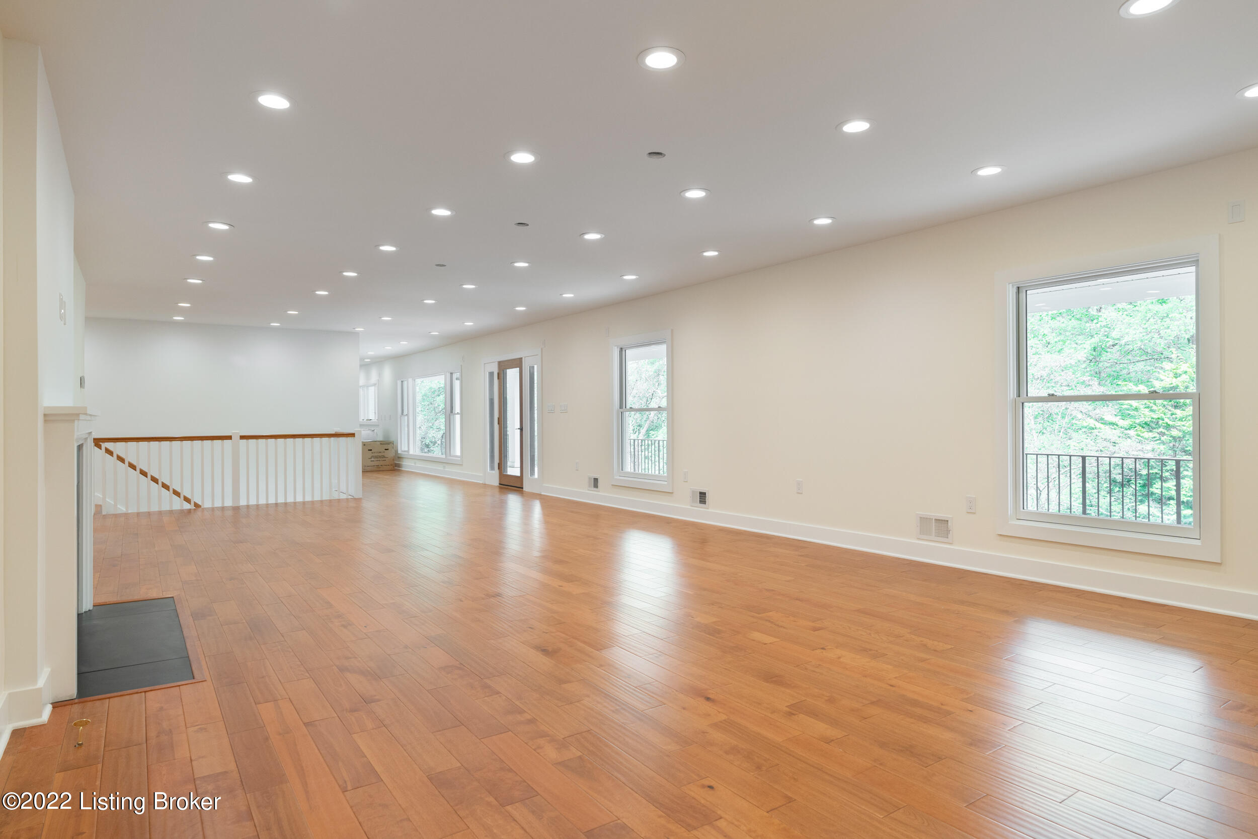 33 Arrowhead Rd